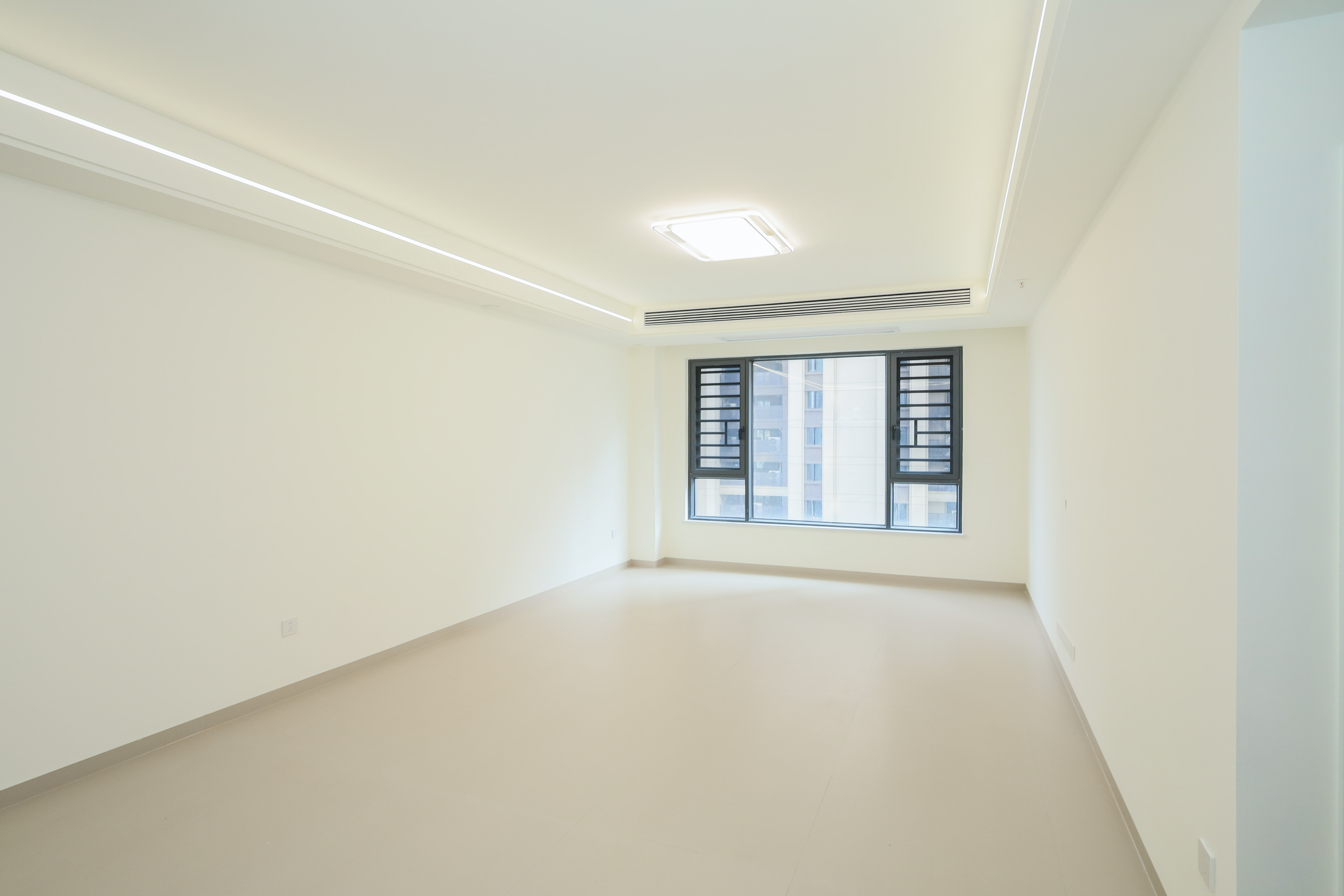 建发央著  4室2厅2卫   239.00万客厅