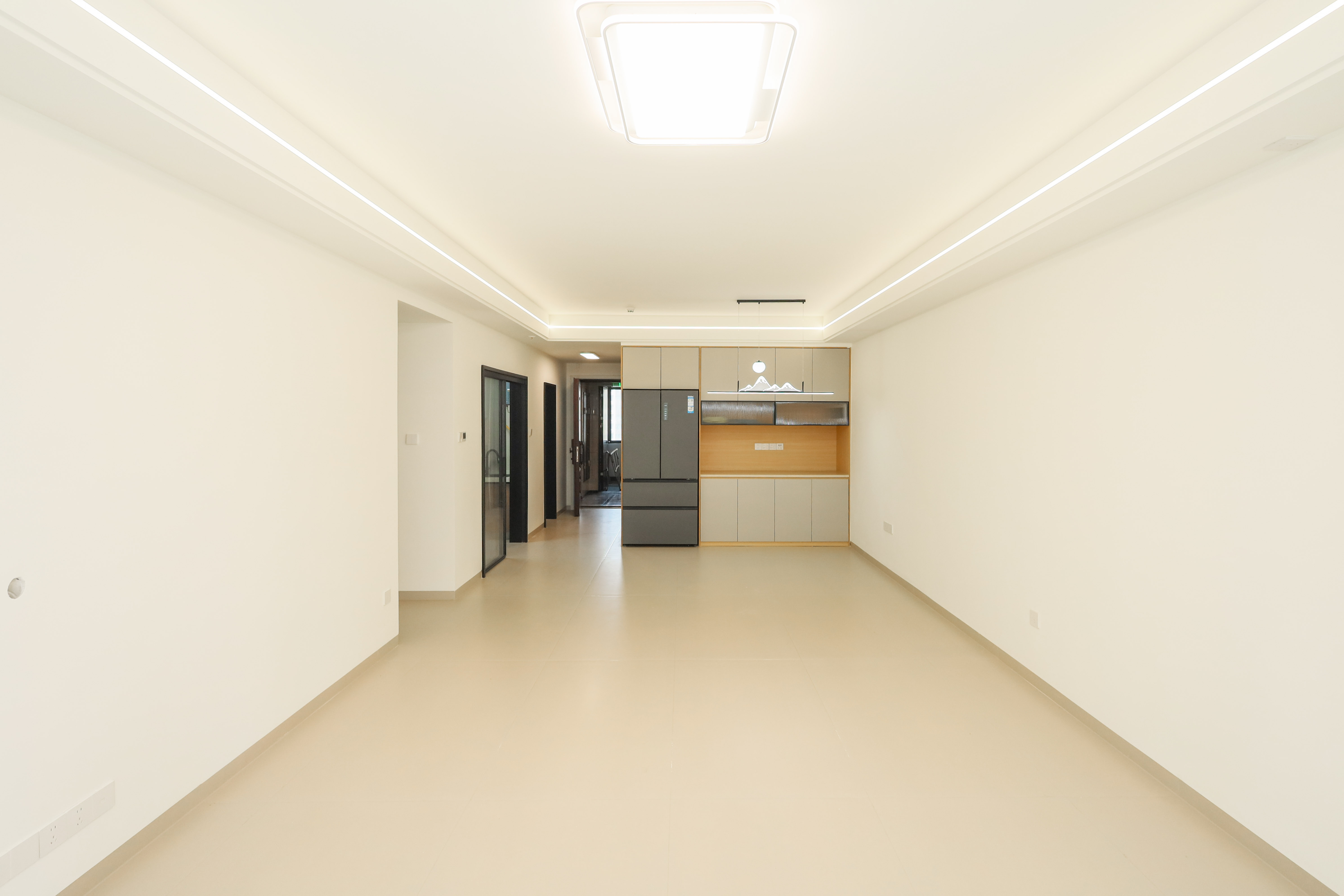 建发央著  4室2厅2卫   239.00万客厅