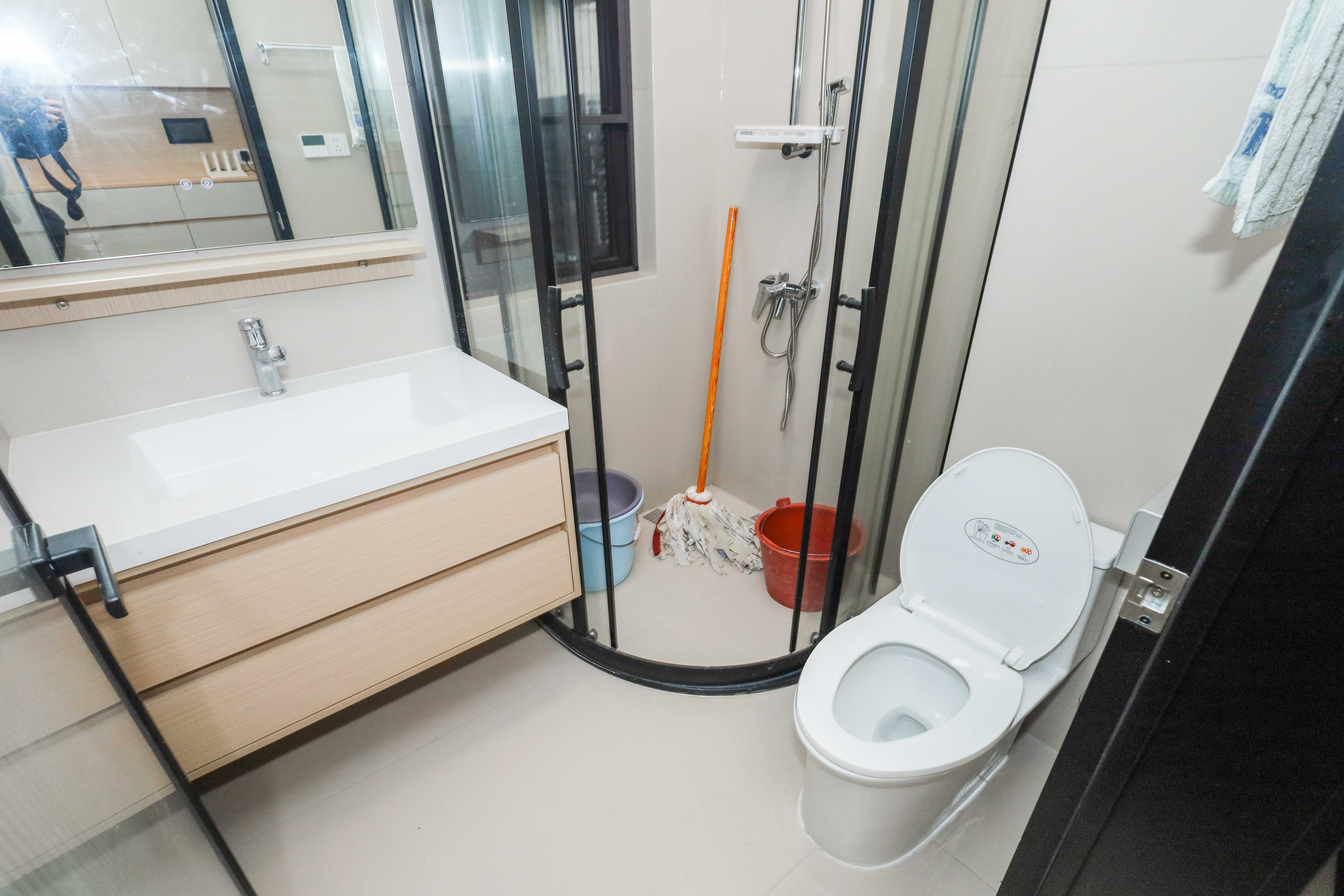 建发央著  4室2厅2卫   239.00万卫生间