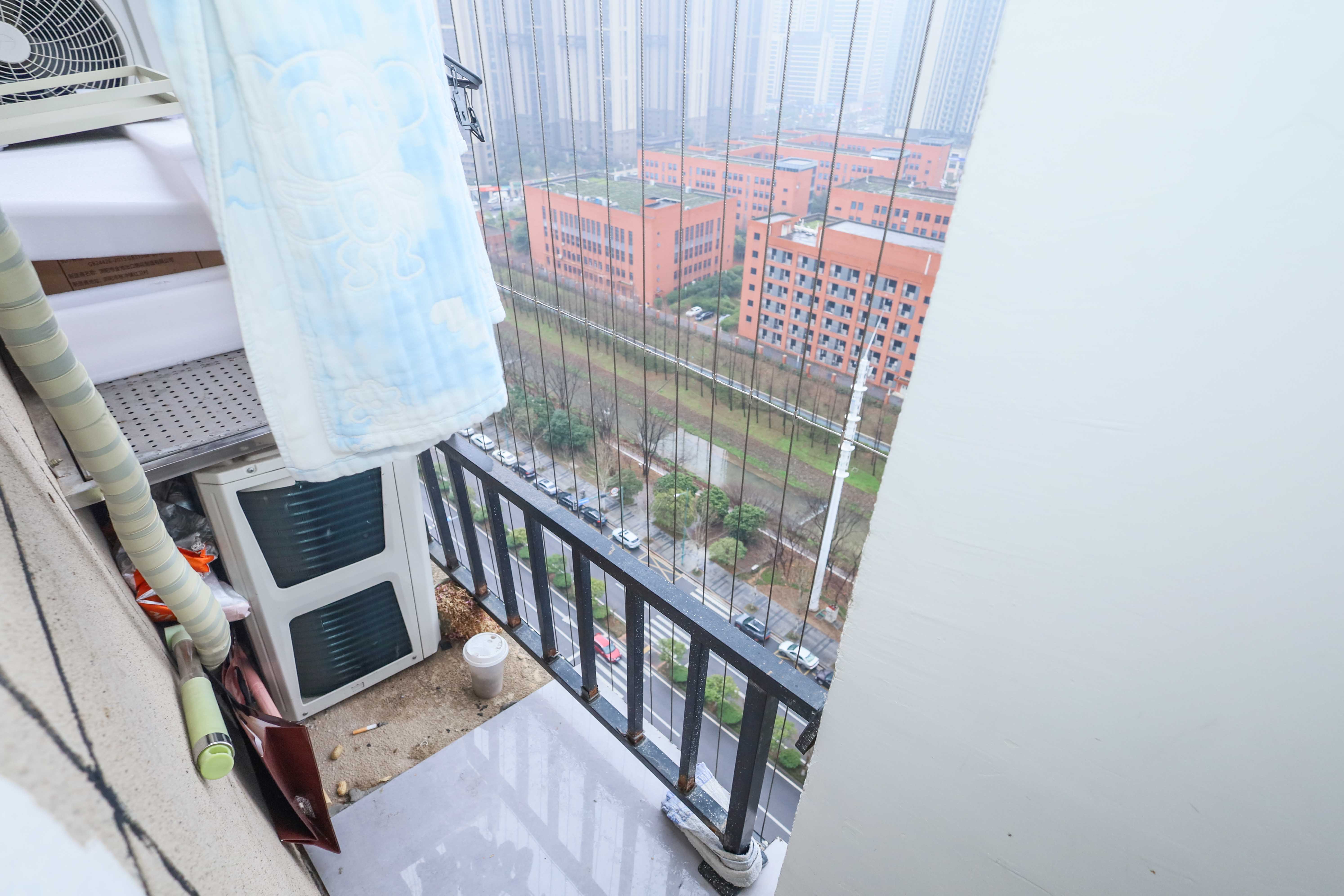中国铁建梅溪青秀一期  3室2厅1卫   128.00万阳台