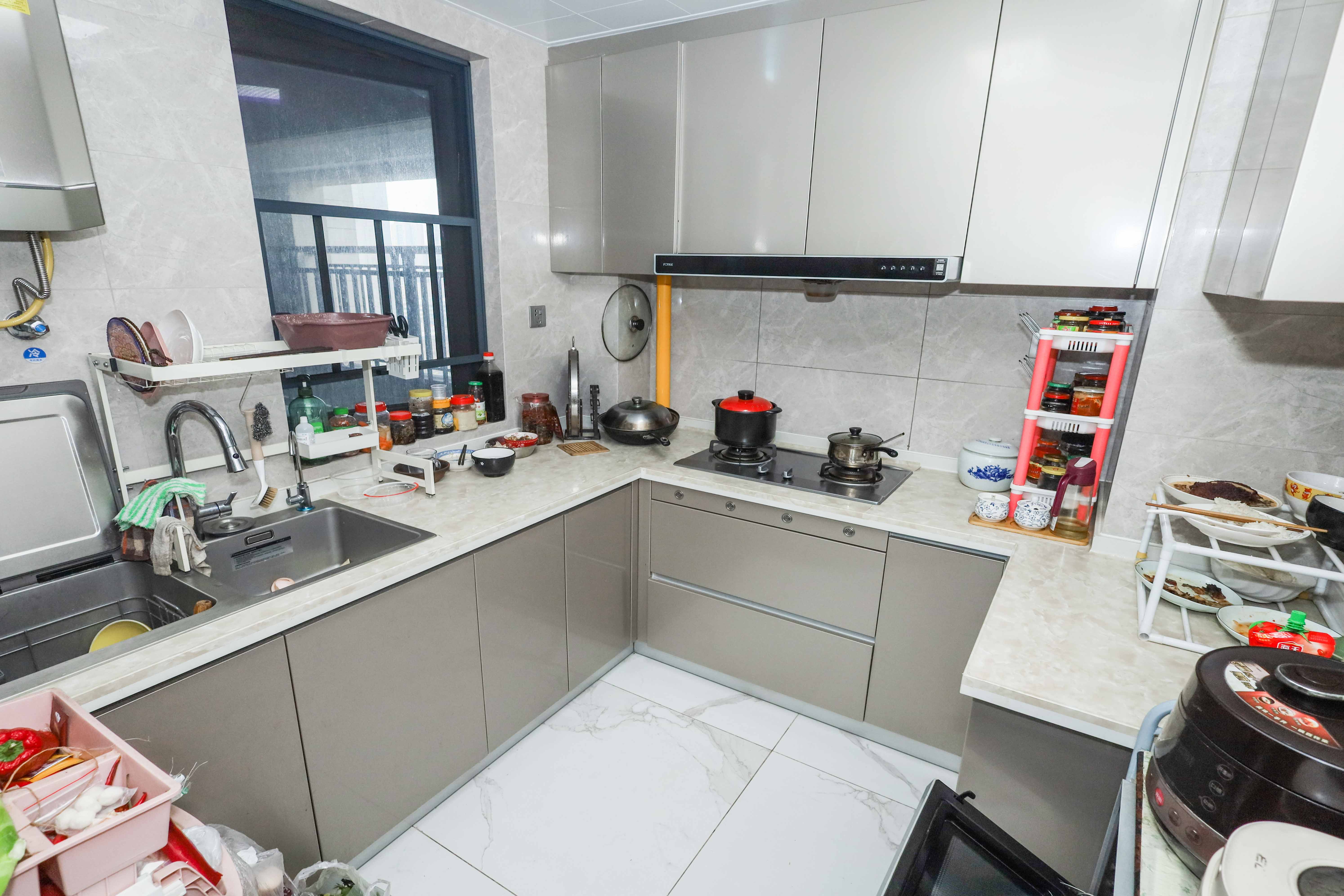 中海麓山境南区  3室2厅2卫    121.0万 中海麓山境南区  3室2厅2卫    121.0万厨房