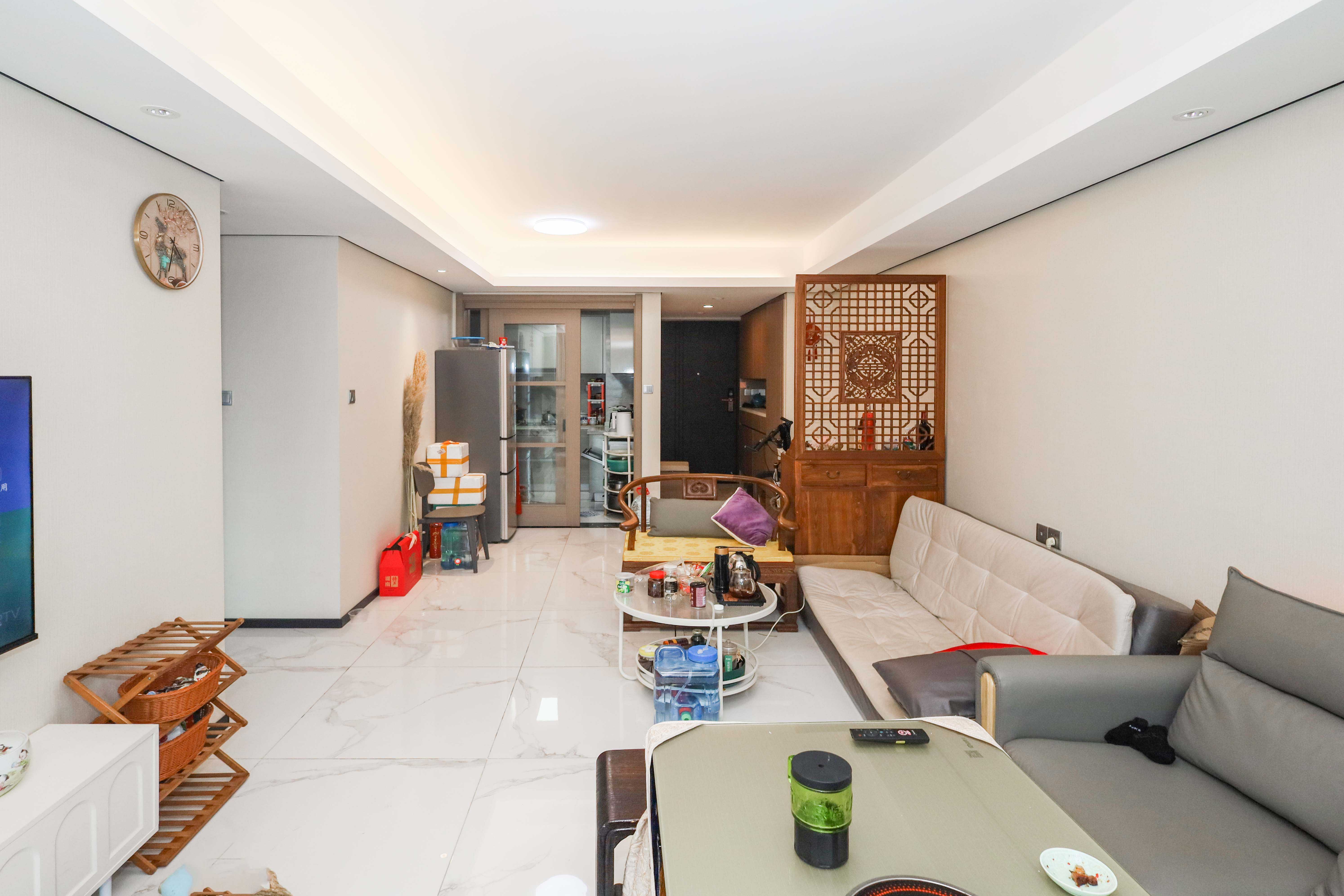 中海麓山境南区  3室2厅2卫    121.0万 中海麓山境南区  3室2厅2卫    121.0万客厅