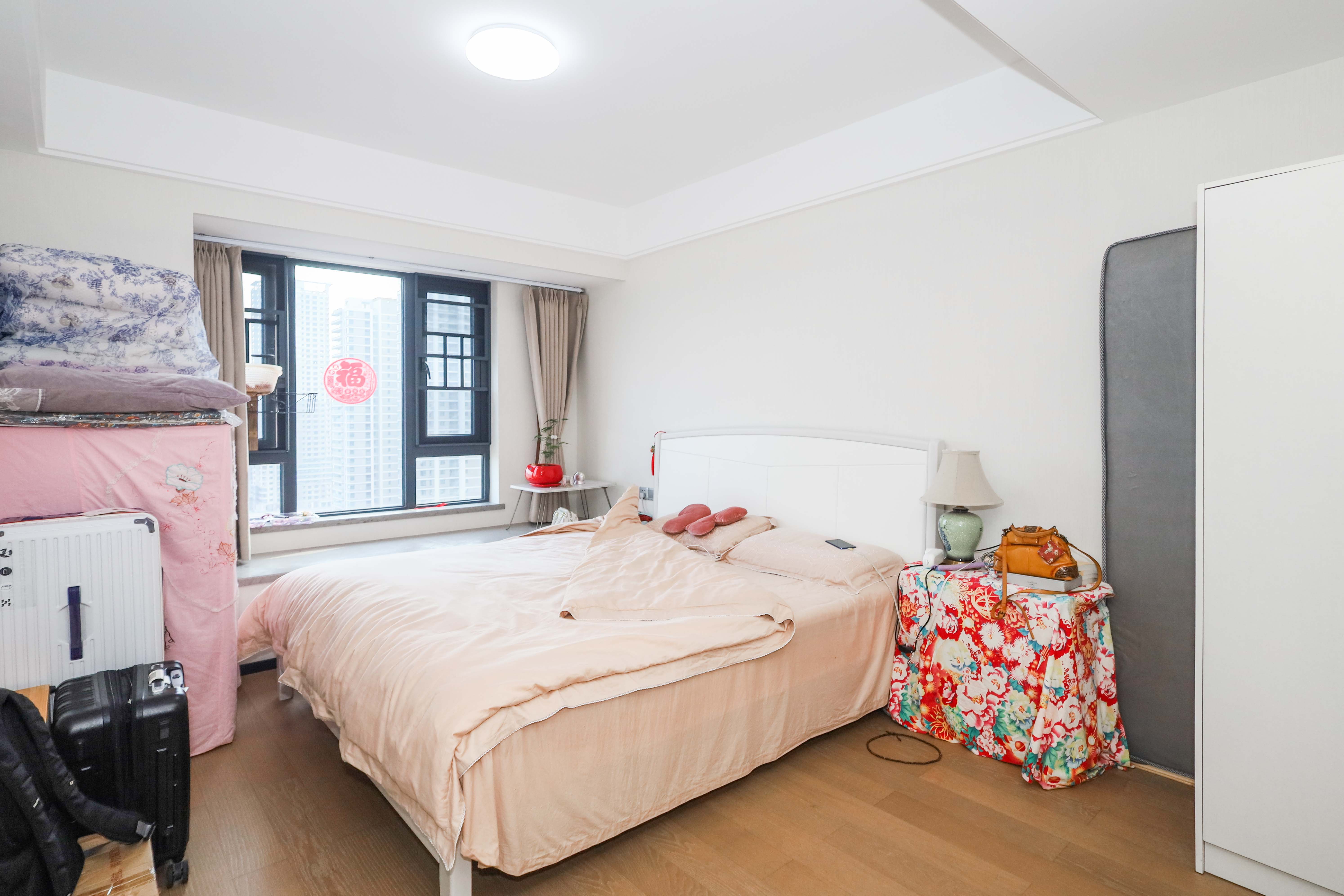 中海麓山境南区  3室2厅2卫    121.0万 中海麓山境南区  3室2厅2卫    121.0万卧室