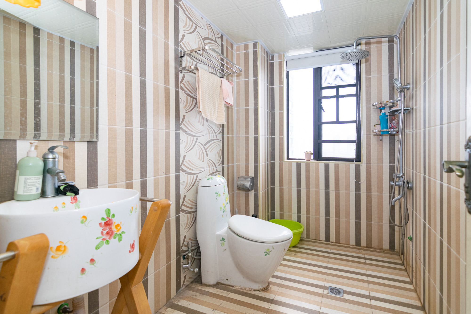 润和紫郡一期  3室2厅2卫    69.8万 润和紫郡一期  3室2厅2卫    69.8万卫生间