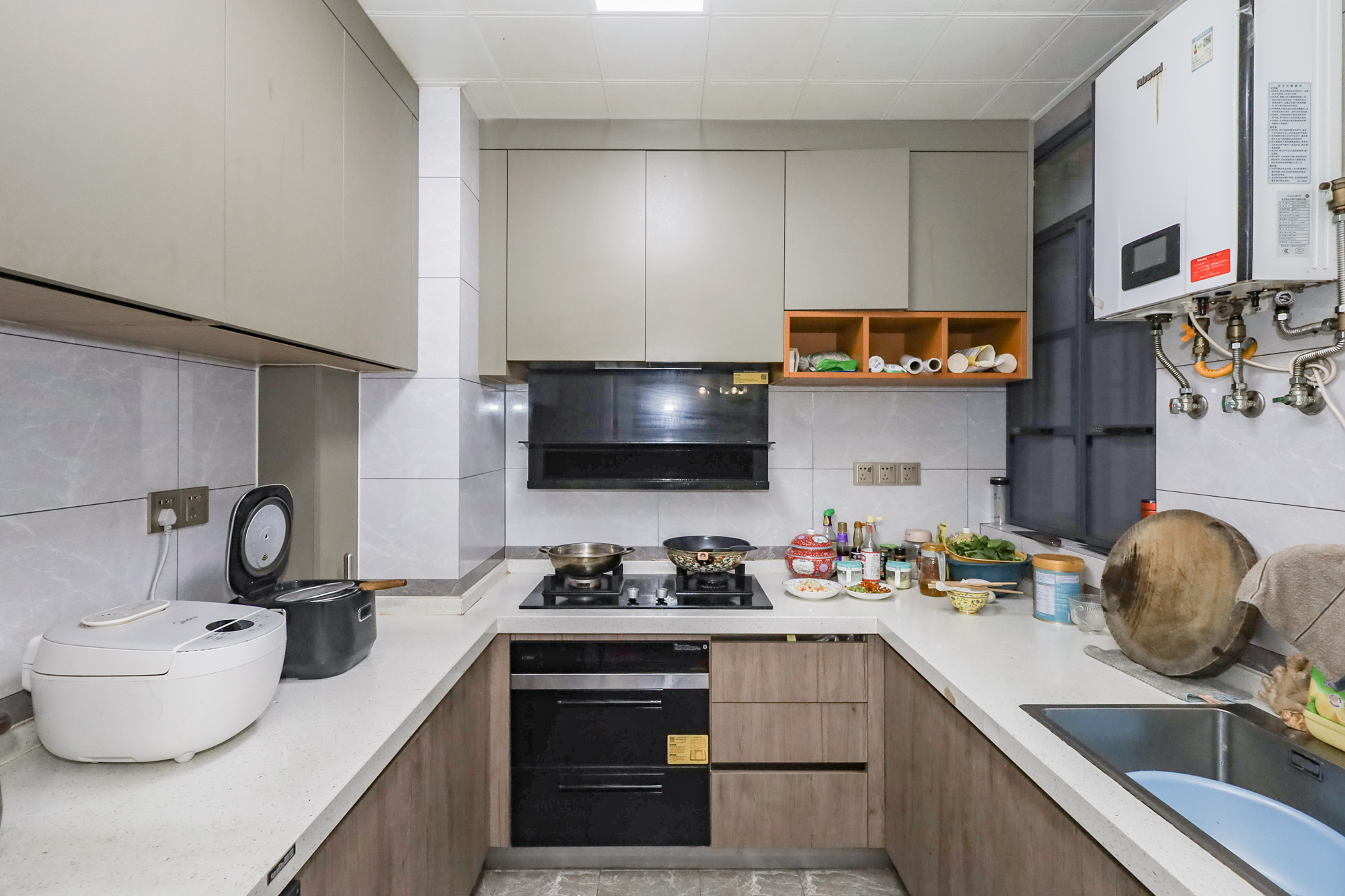 八方小区C区 3室2厅2卫 340.0万 八方小区C区 3室2厅2卫 340.0万厨房