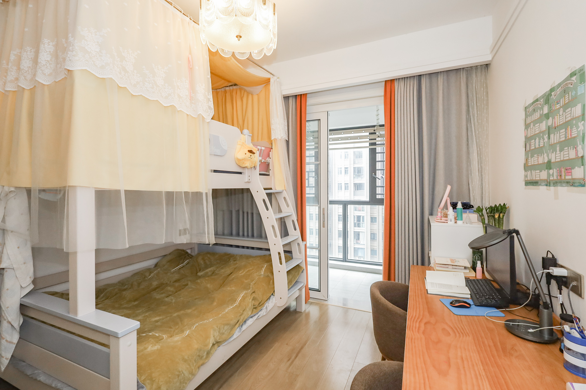 八方小区C区 3室2厅2卫 340.0万 八方小区C区 3室2厅2卫 340.0万卧室