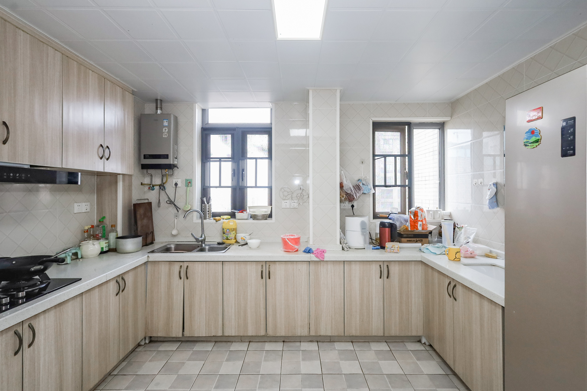 八方小区C区 3室2厅2卫 370.0万 八方小区C区 3室2厅2卫 370.0万厨房