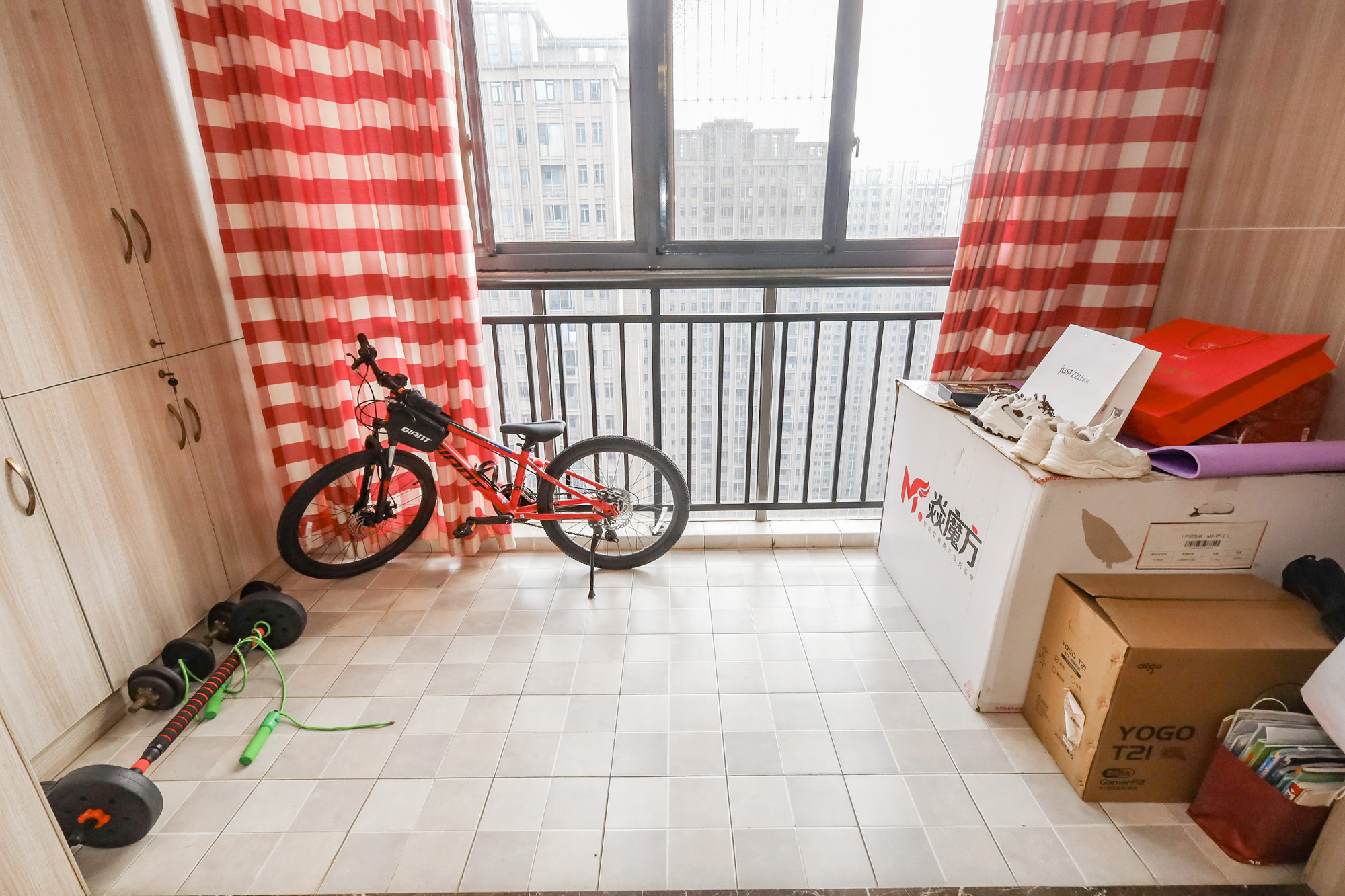 八方小区C区 3室2厅2卫 370.0万 八方小区C区 3室2厅2卫 370.0万阳台