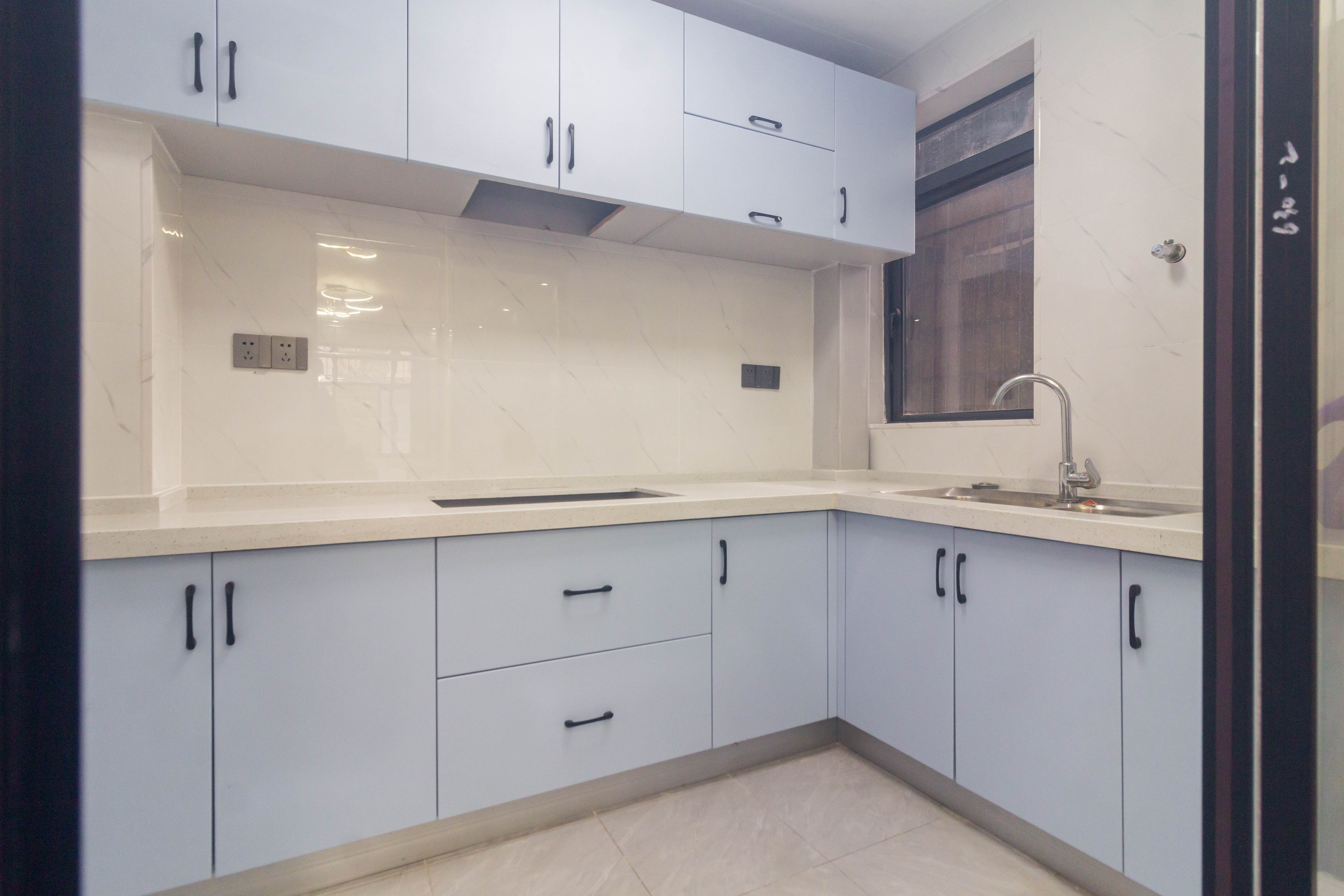 中国铁建国际城二期 3室2厅1卫 52.5万 中国铁建国际城二期 3室2厅1卫 52.5万厨房