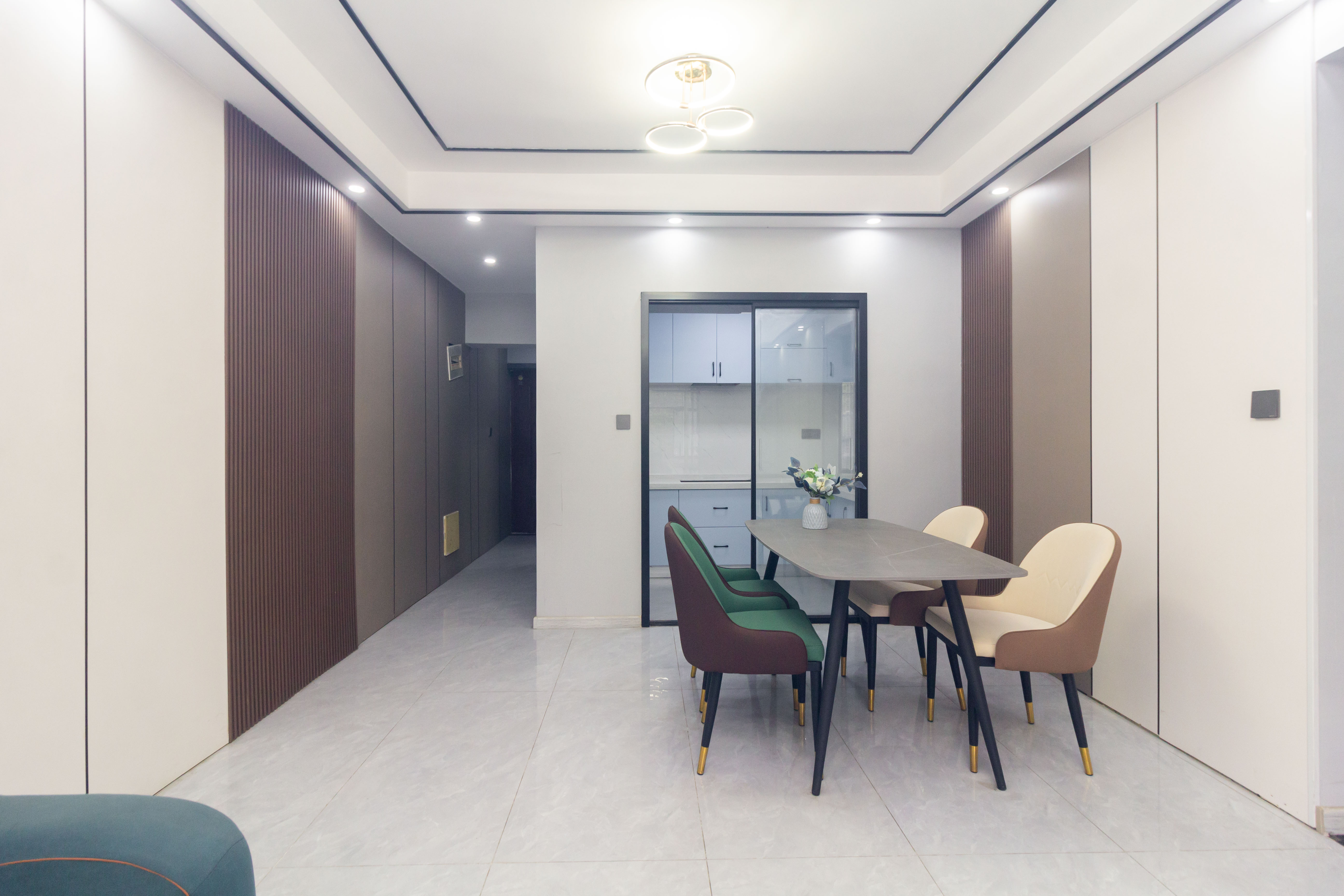 中国铁建国际城二期 3室2厅1卫 52.5万 中国铁建国际城二期 3室2厅1卫 52.5万客厅