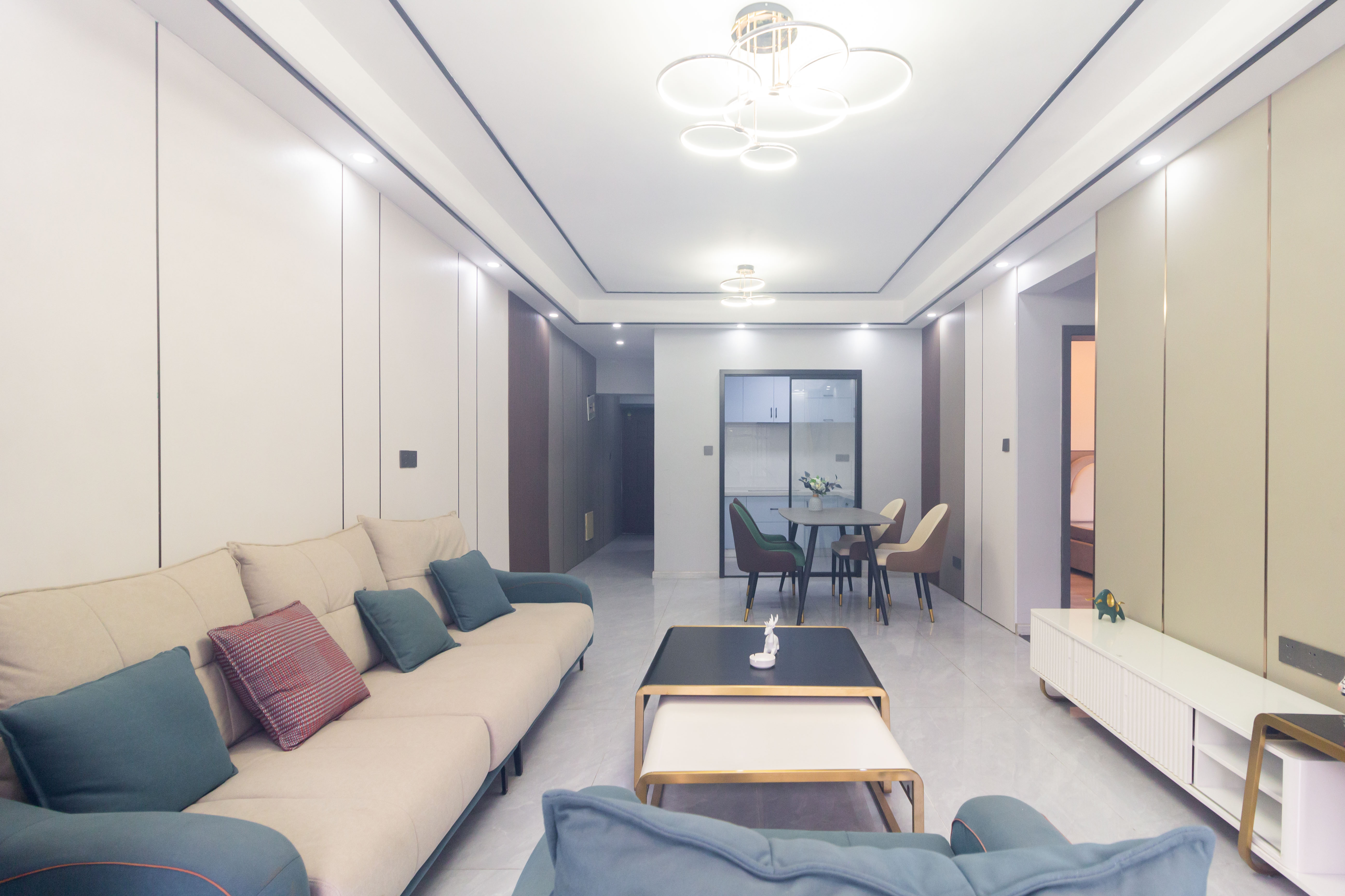 中国铁建国际城二期 3室2厅1卫 52.5万 中国铁建国际城二期 3室2厅1卫 52.5万客厅