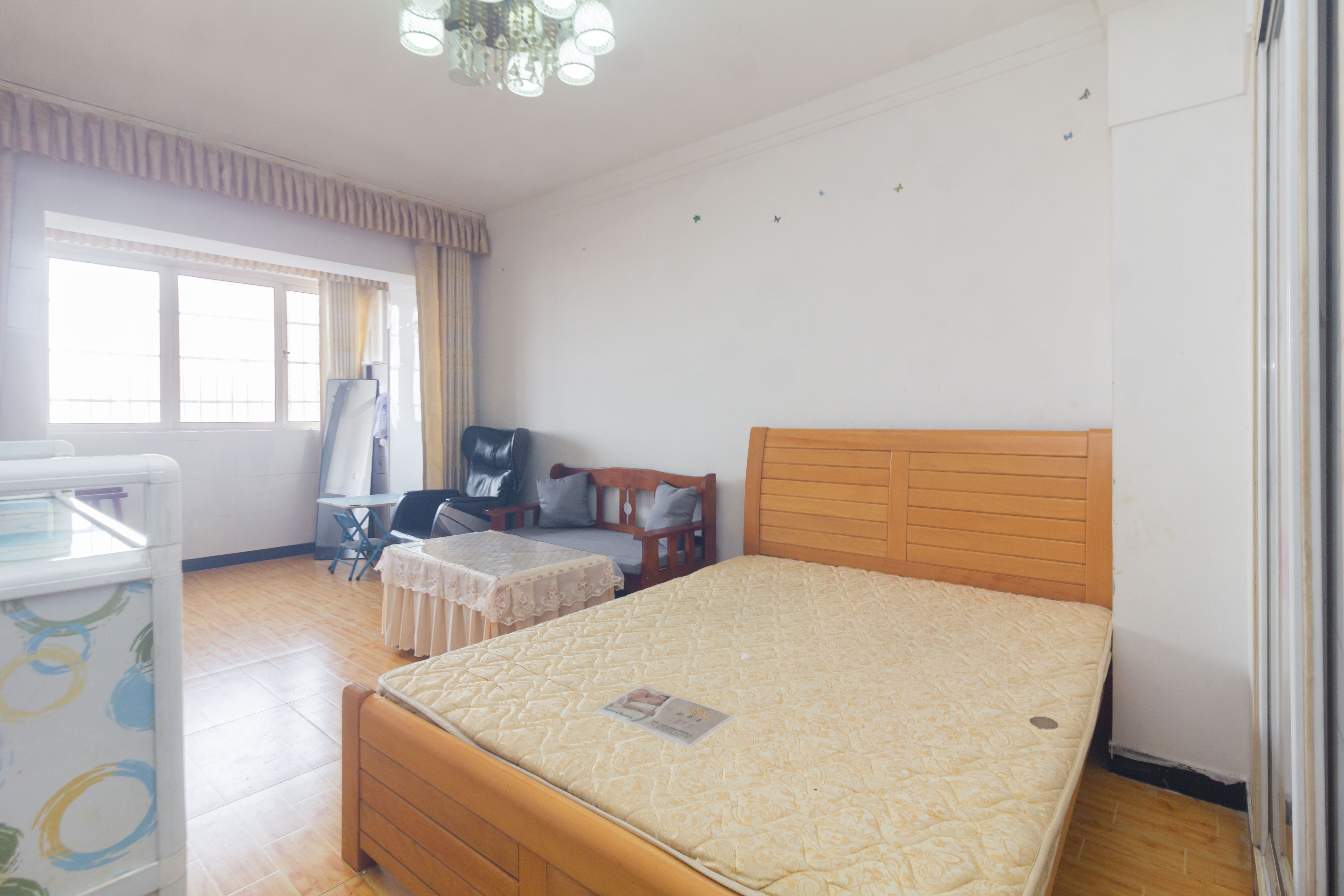 未来蜂巢  1室1厅1卫   28.00万客厅
