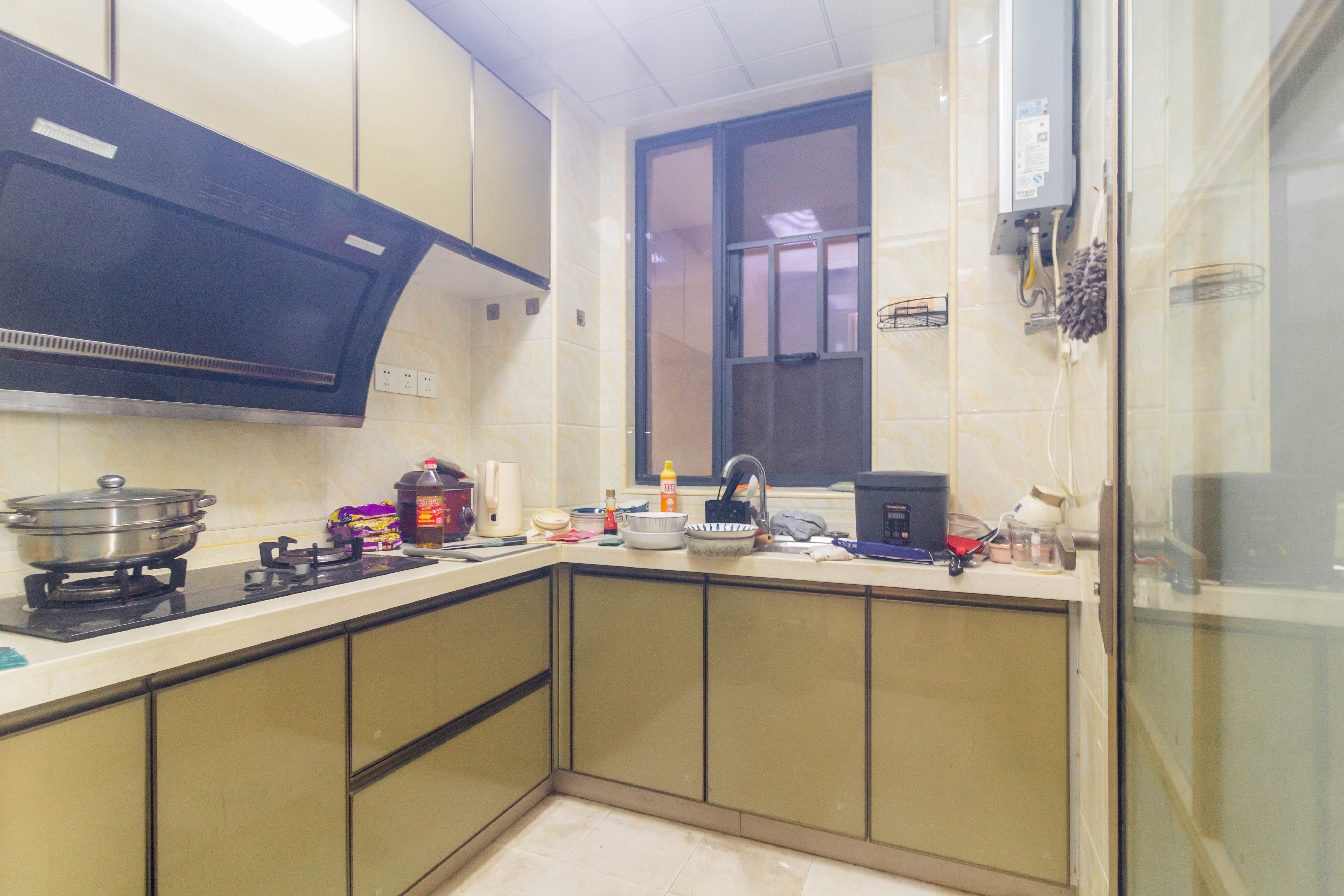 爵世名邸东湖(东湖壹号企业总部基地)  2室2厅1卫    52.0万 爵世名邸东湖(东湖壹号企业总部基地)  2室2厅1卫    52.0万厨房