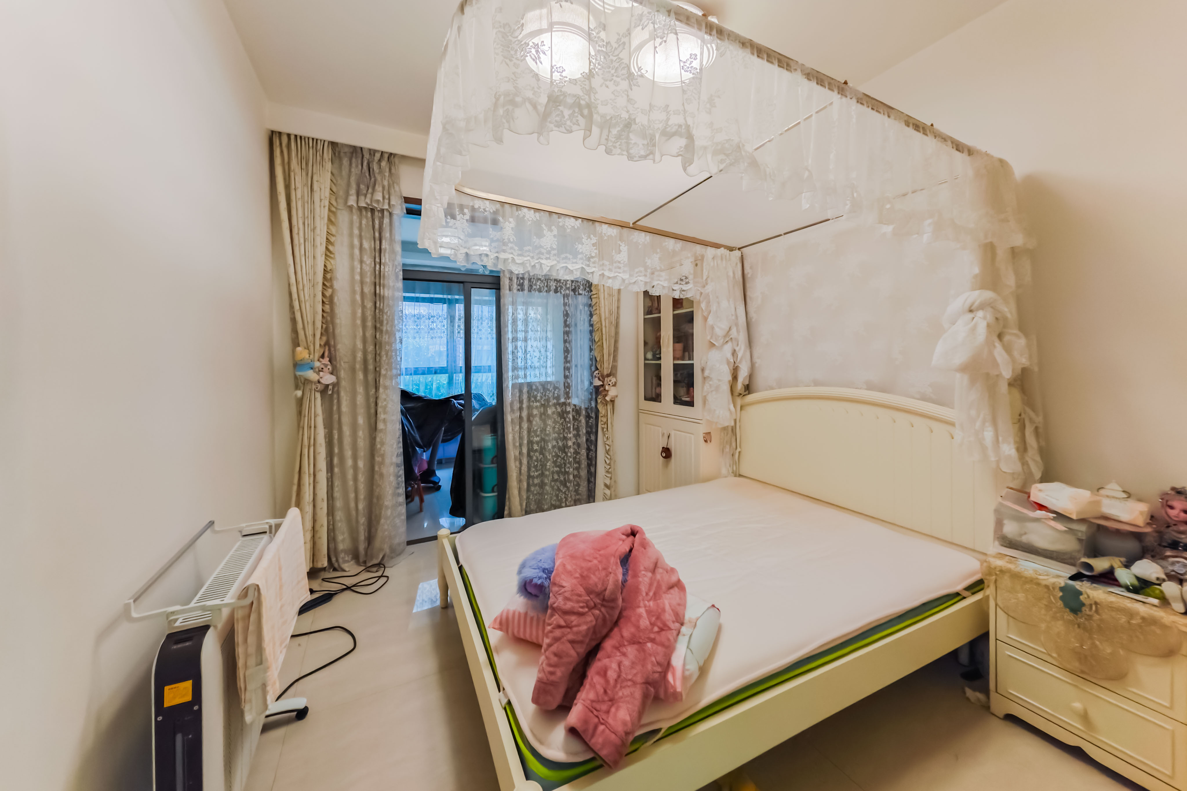 中城丽景香山园  3室2厅2卫   126.00万卧室
