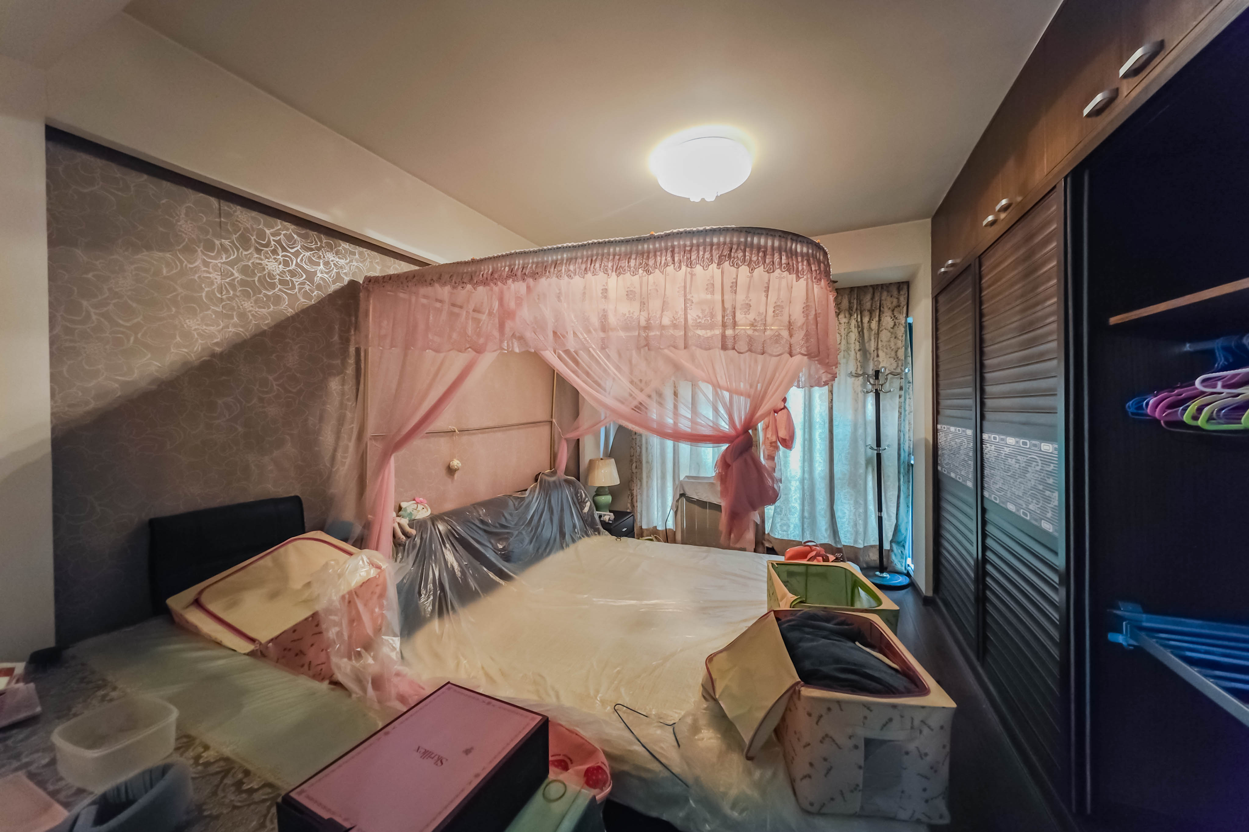 中城丽景香山园  3室2厅2卫   126.00万卧室