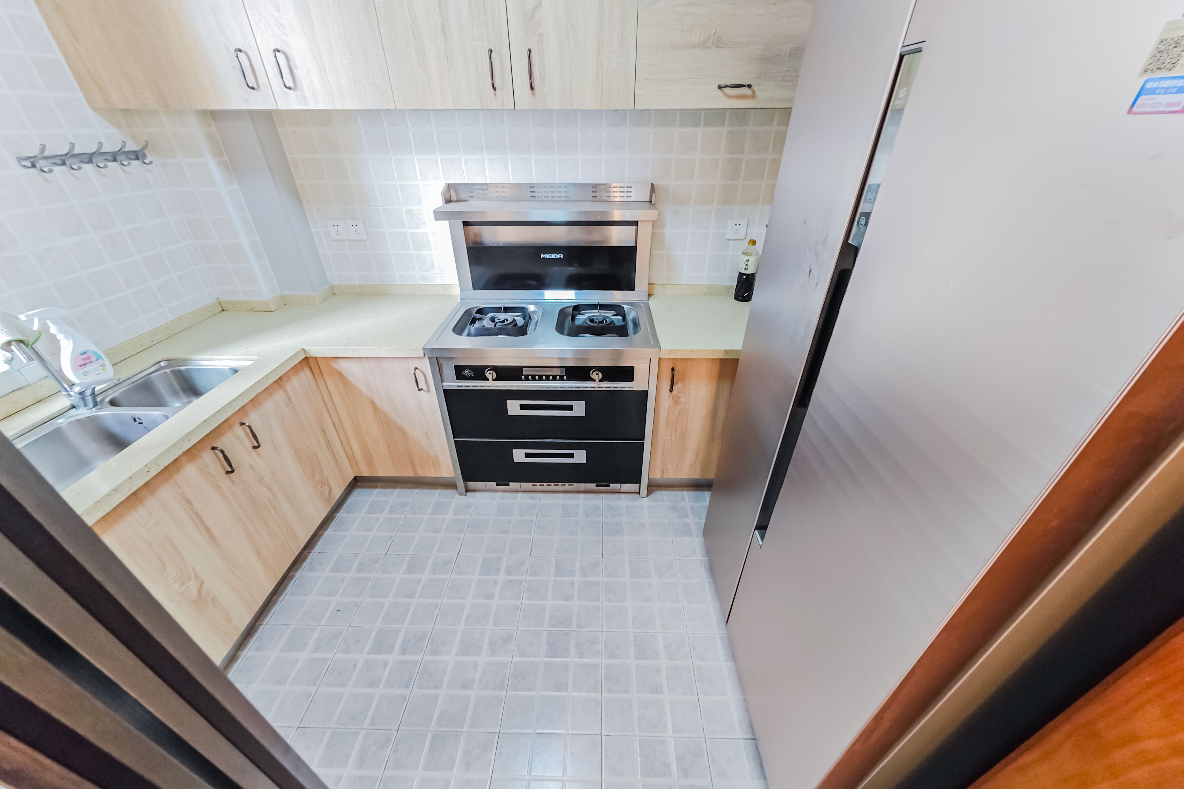 香樟兰亭(朗峰苑)  4室2厅2卫    148.0万 香樟兰亭(朗峰苑)  4室2厅2卫    148.0万厨房