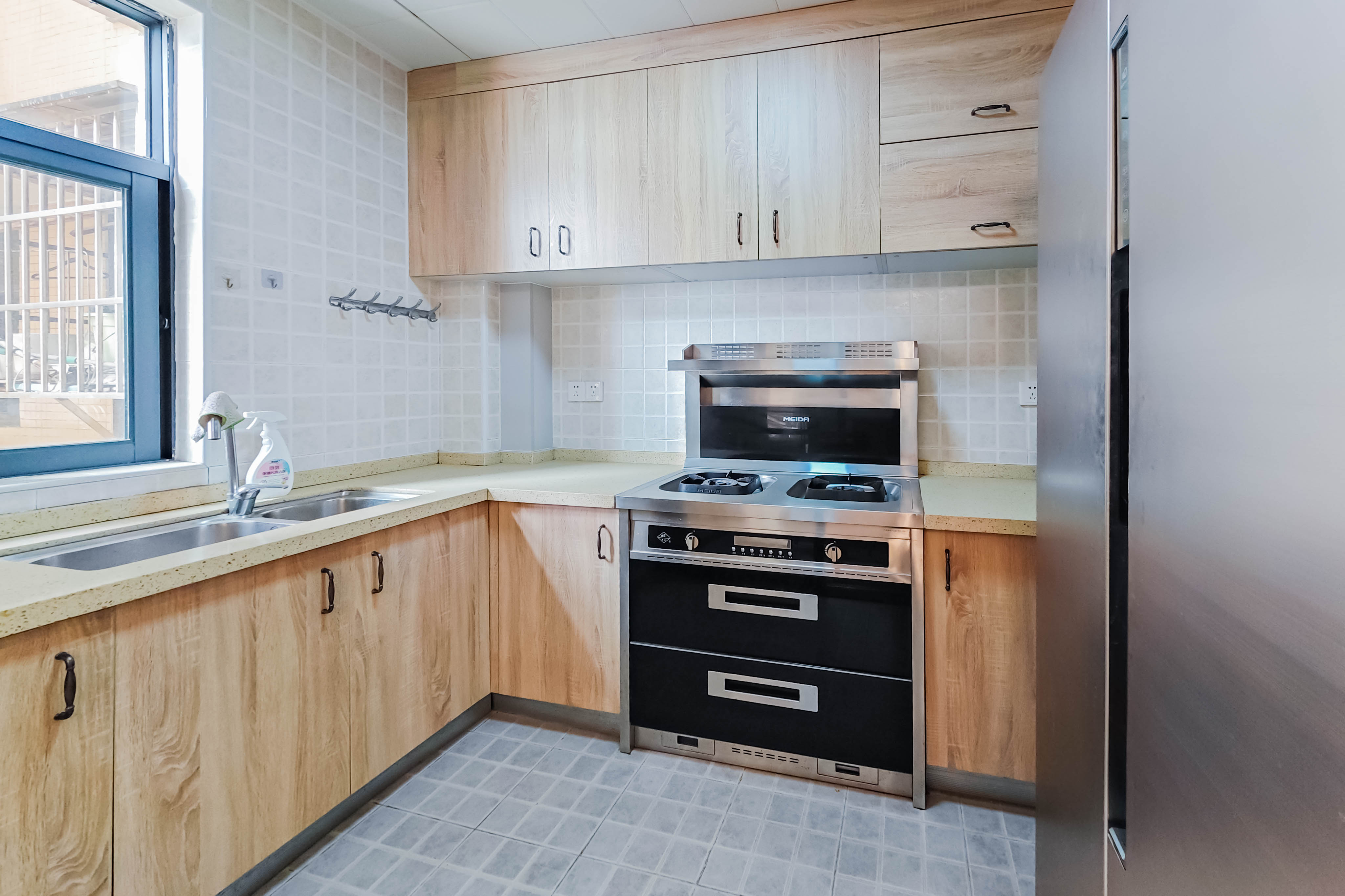 香樟兰亭(朗峰苑)  4室2厅2卫    148.0万 香樟兰亭(朗峰苑)  4室2厅2卫    148.0万厨房