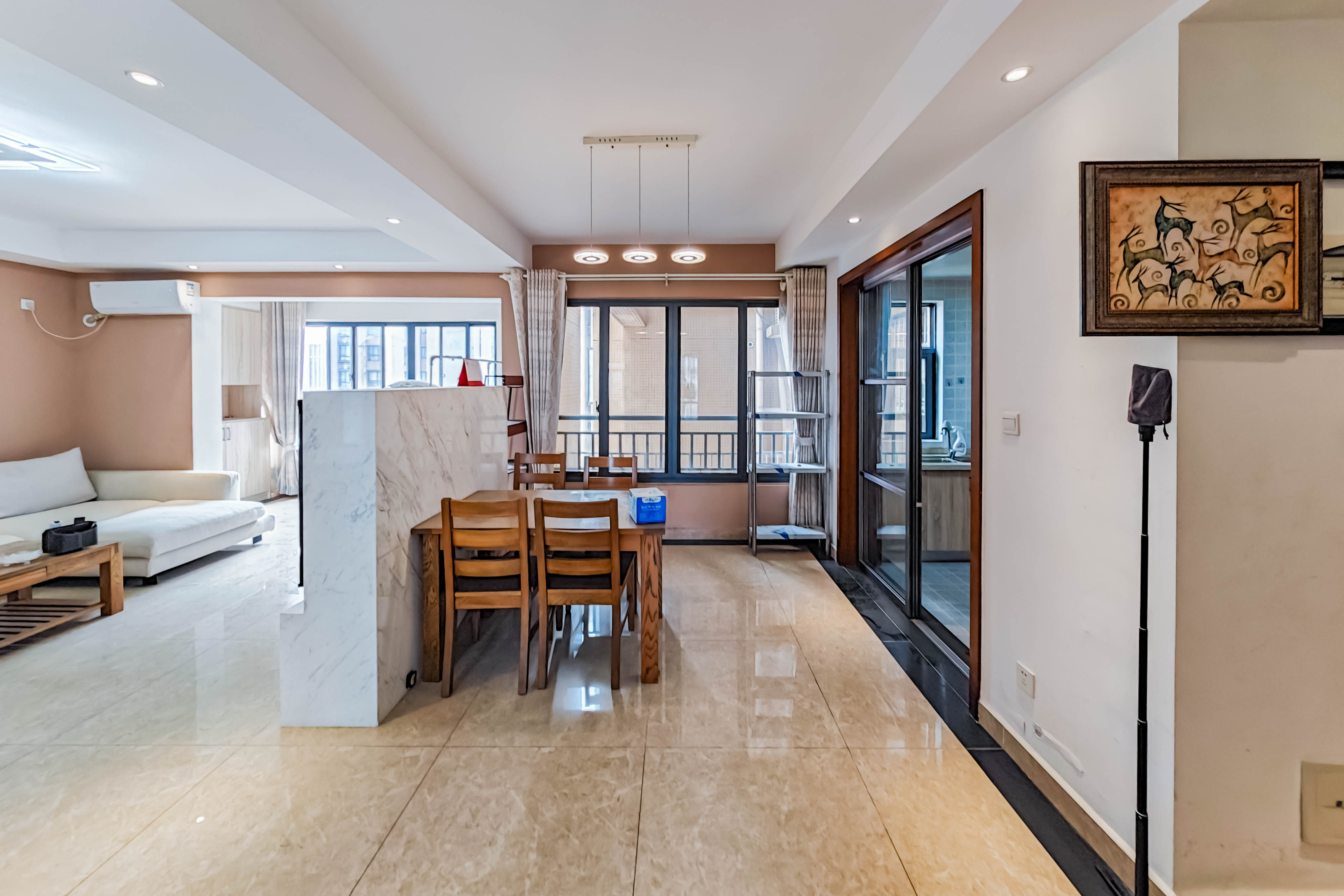 香樟兰亭(朗峰苑)  4室2厅2卫    148.0万 香樟兰亭(朗峰苑)  4室2厅2卫    148.0万客厅