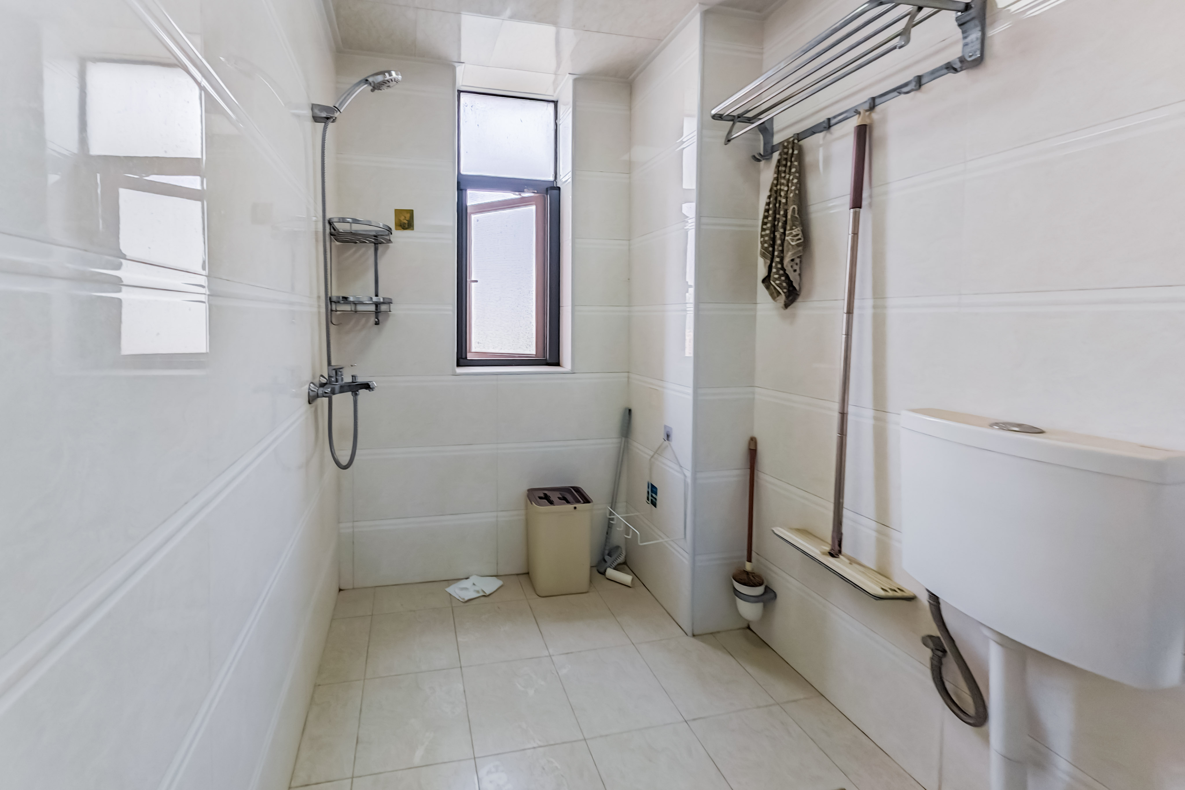 香樟兰亭(朗峰苑)  4室2厅2卫    148.0万 香樟兰亭(朗峰苑)  4室2厅2卫    148.0万卫生间