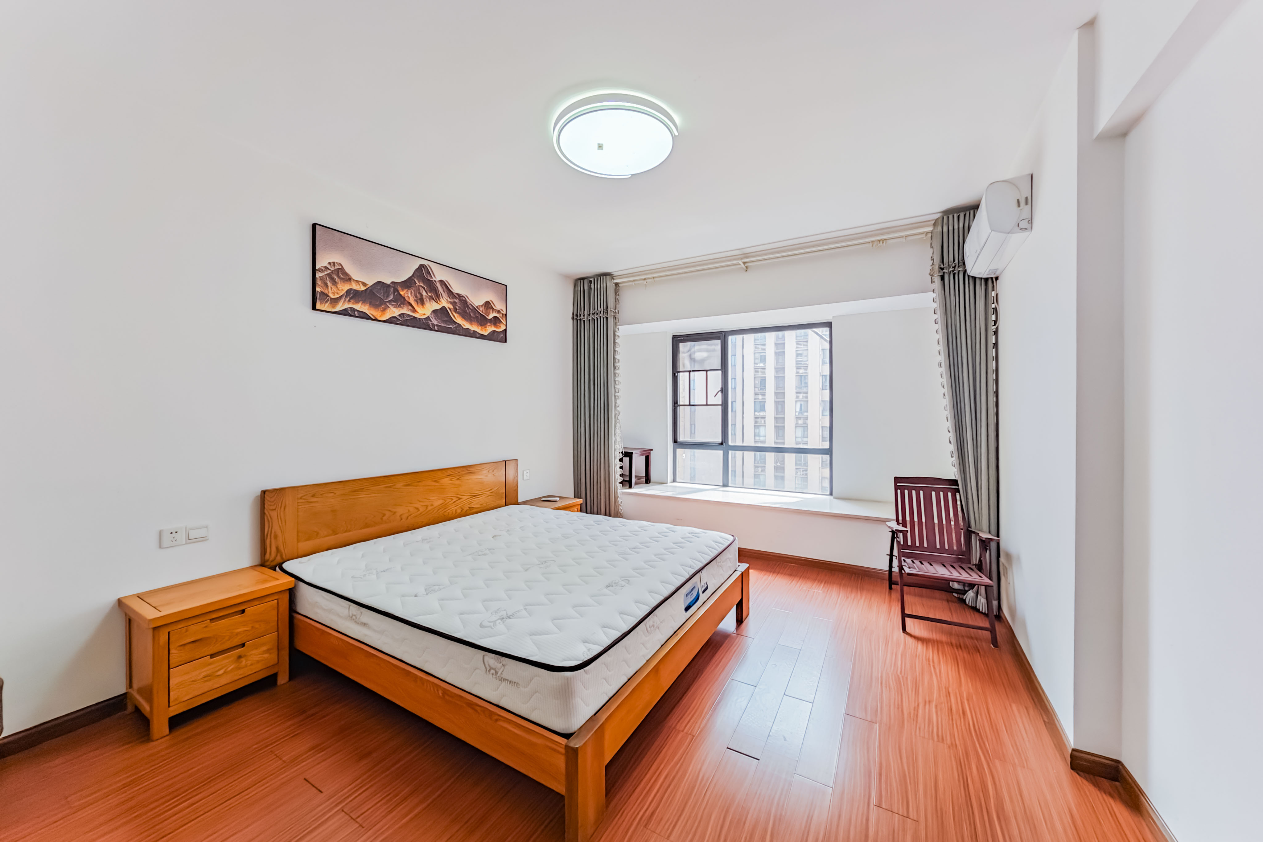 香樟兰亭(朗峰苑)  4室2厅2卫    148.0万 香樟兰亭(朗峰苑)  4室2厅2卫    148.0万卧室