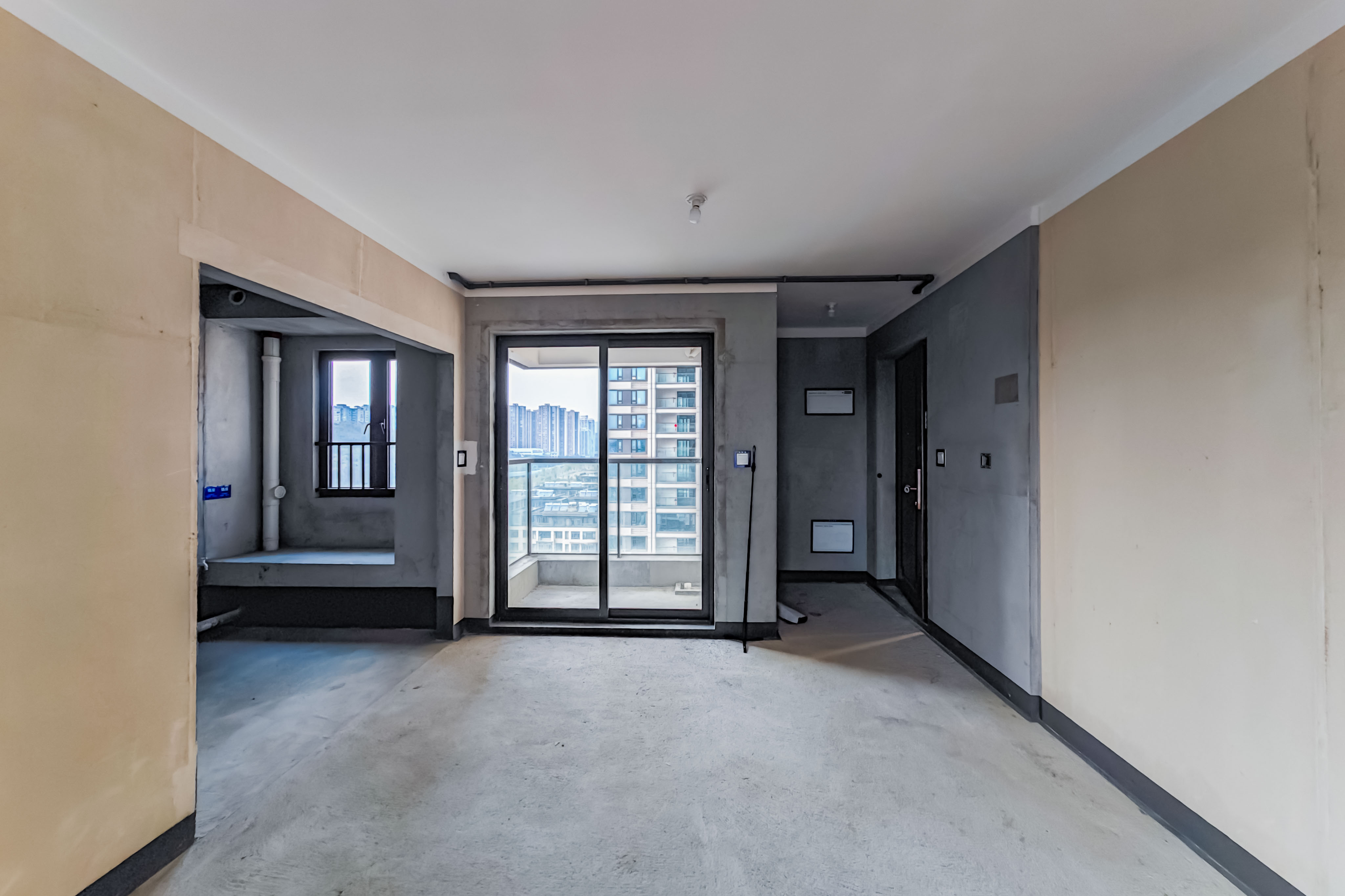 建发玖洲观澜  4室2厅2卫   188.00万客厅