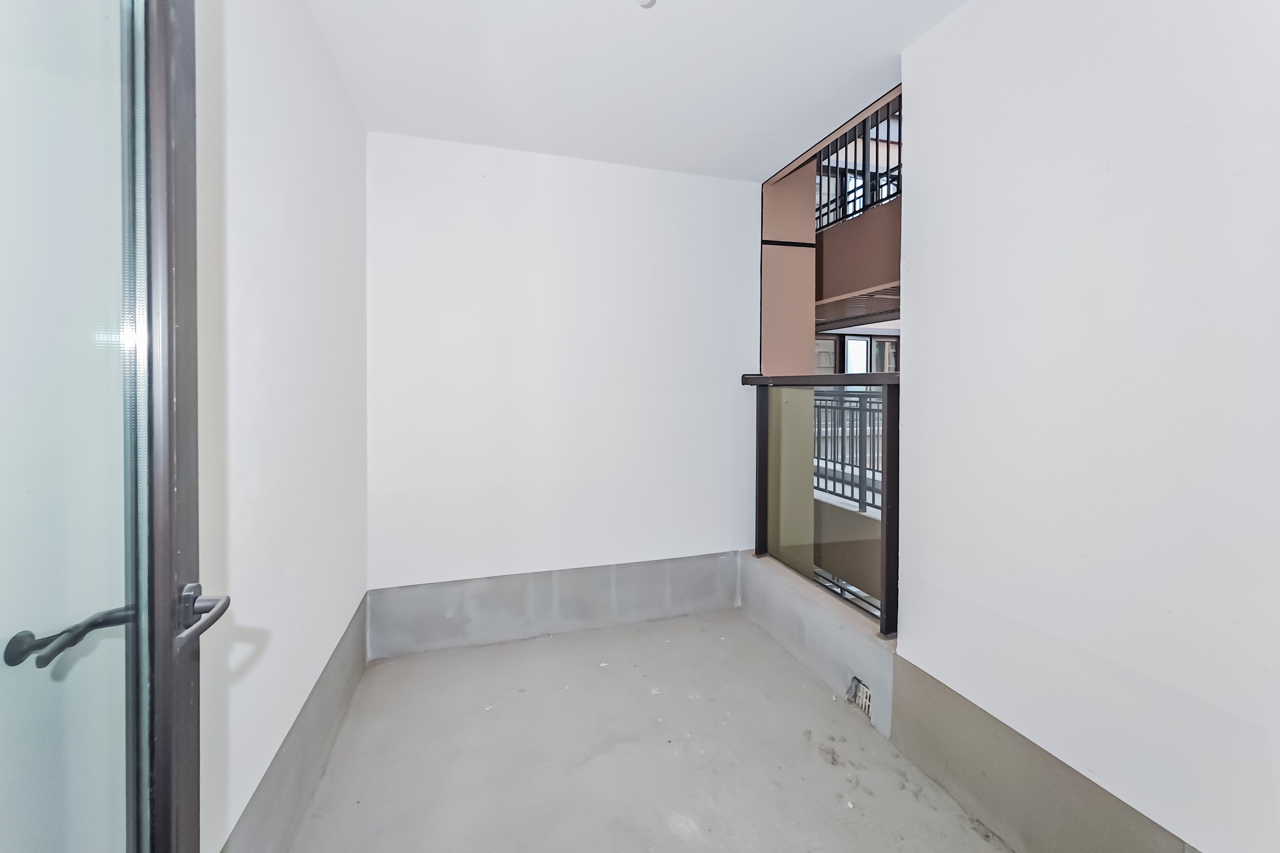 建发玖洲观澜  4室2厅2卫   195.00万其他