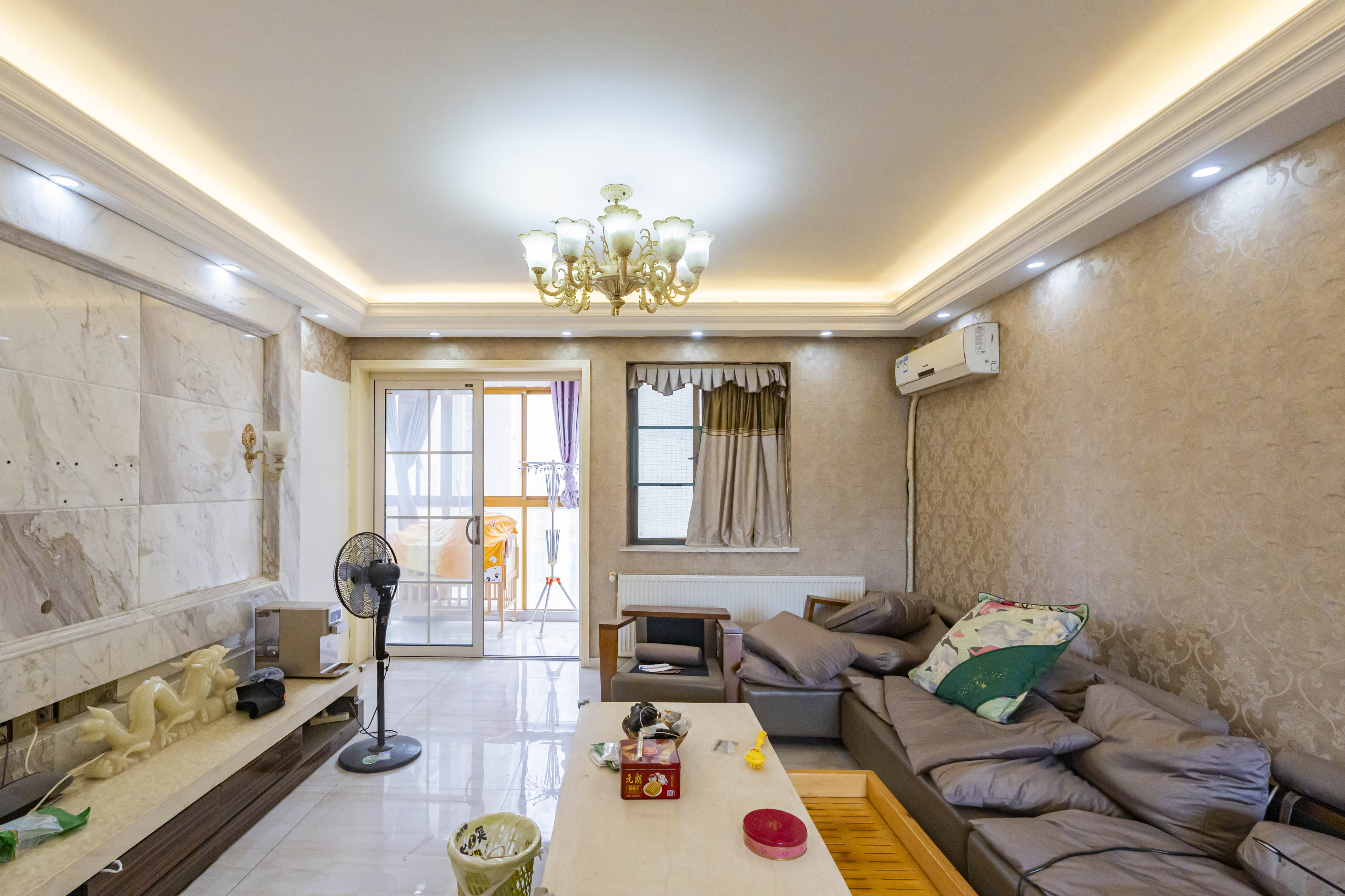 天健芙蓉盛世一期  3室2厅2卫    150.0万 天健芙蓉盛世一期  3室2厅2卫    150.0万客厅