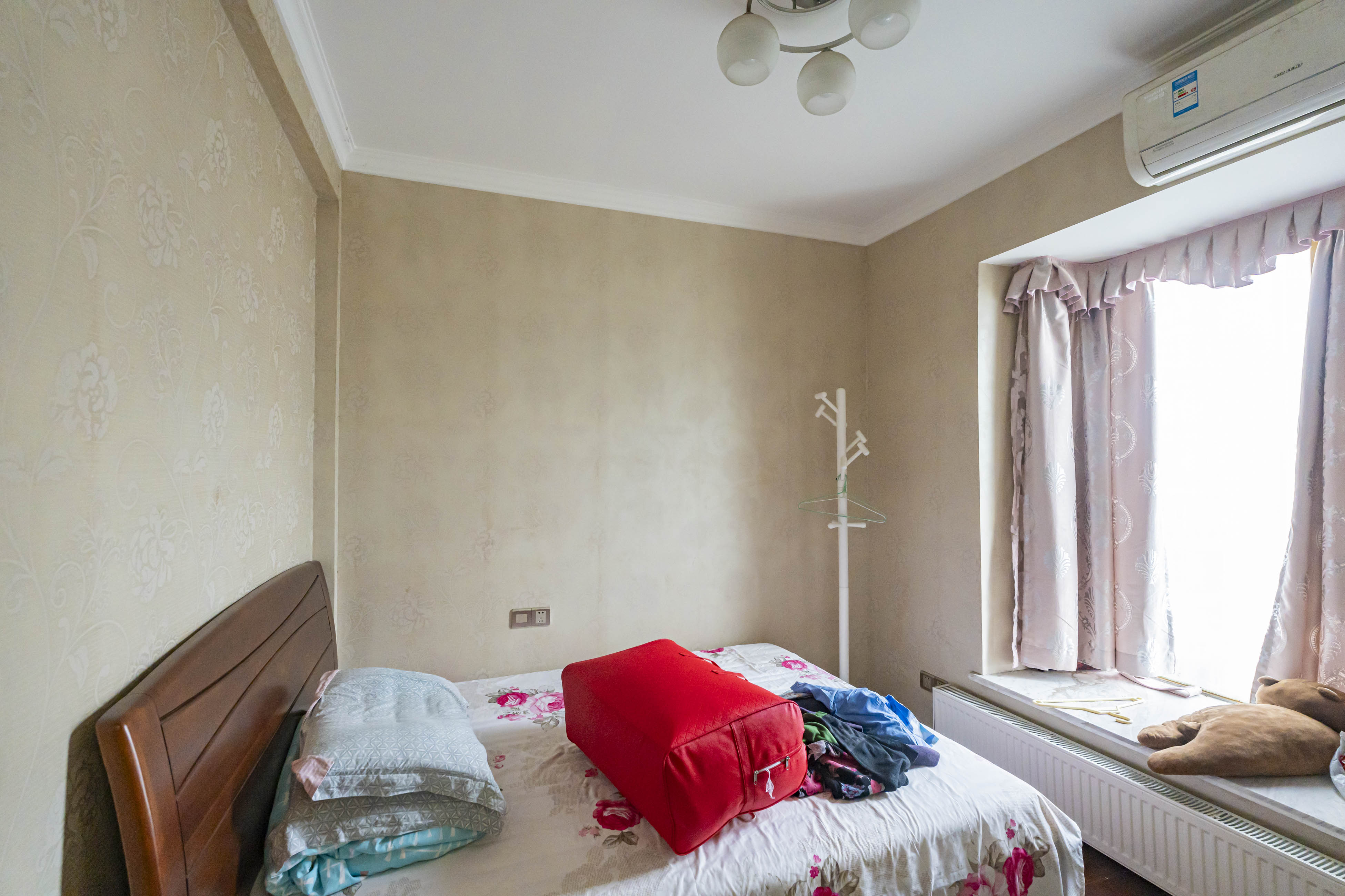 天健芙蓉盛世一期  3室2厅2卫    150.0万 天健芙蓉盛世一期  3室2厅2卫    150.0万卧室