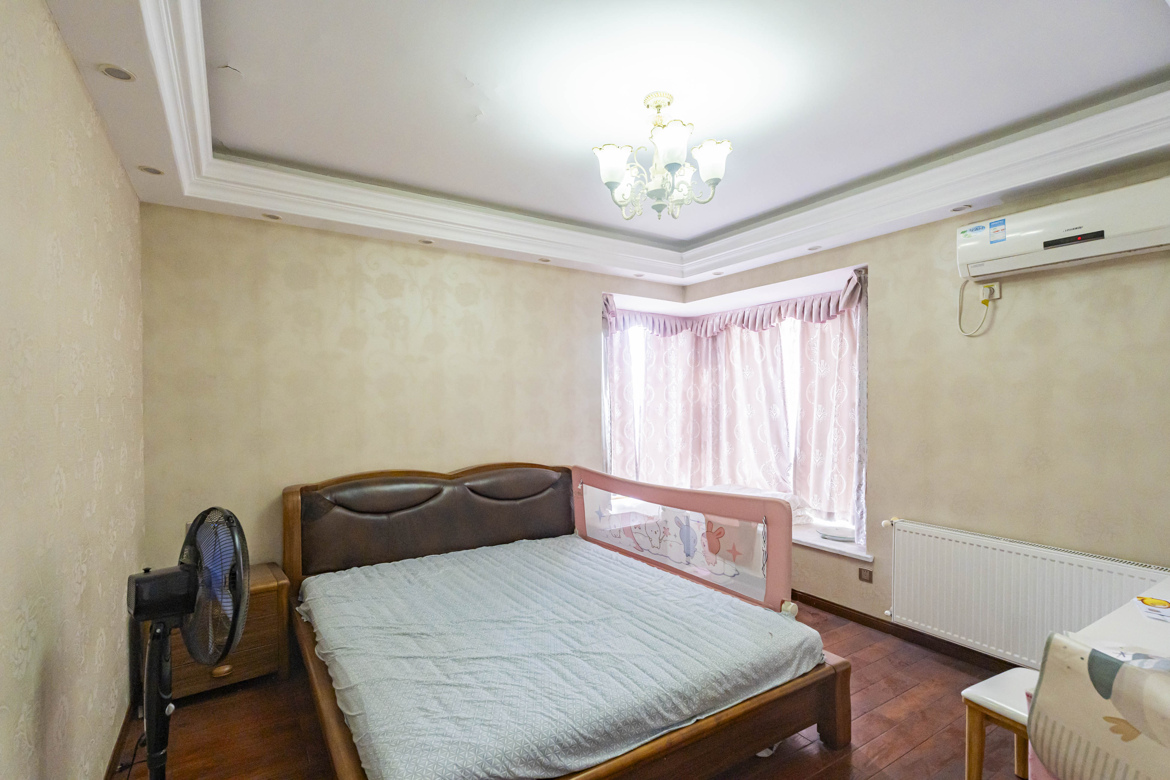 天健芙蓉盛世一期  3室2厅2卫    150.0万 天健芙蓉盛世一期  3室2厅2卫    150.0万卧室