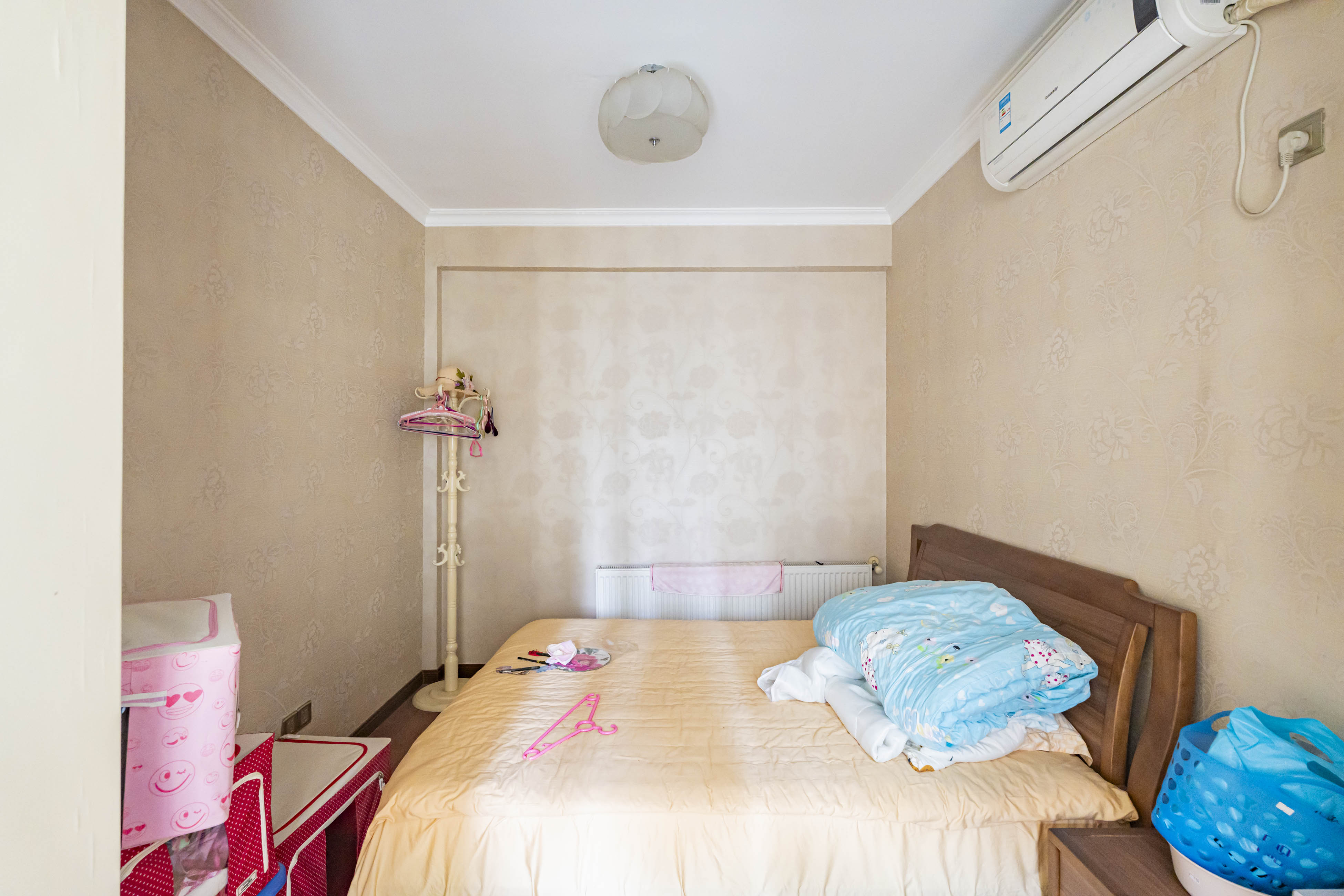 天健芙蓉盛世一期  3室2厅2卫    150.0万 天健芙蓉盛世一期  3室2厅2卫    150.0万卧室