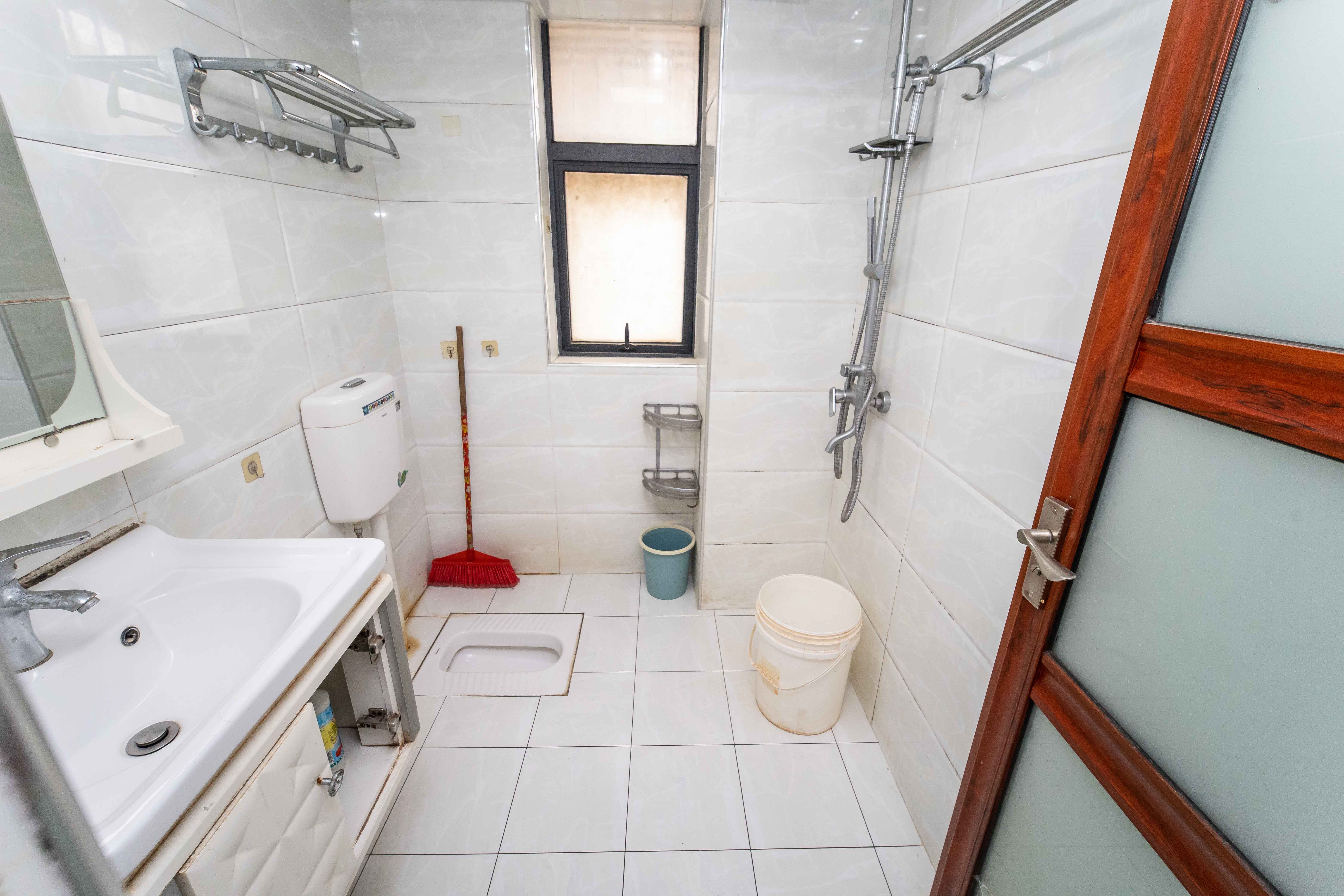 鸿基橄榄君庭 3室1厅1卫 64.0万 鸿基橄榄君庭 3室1厅1卫 64.0万卫生间