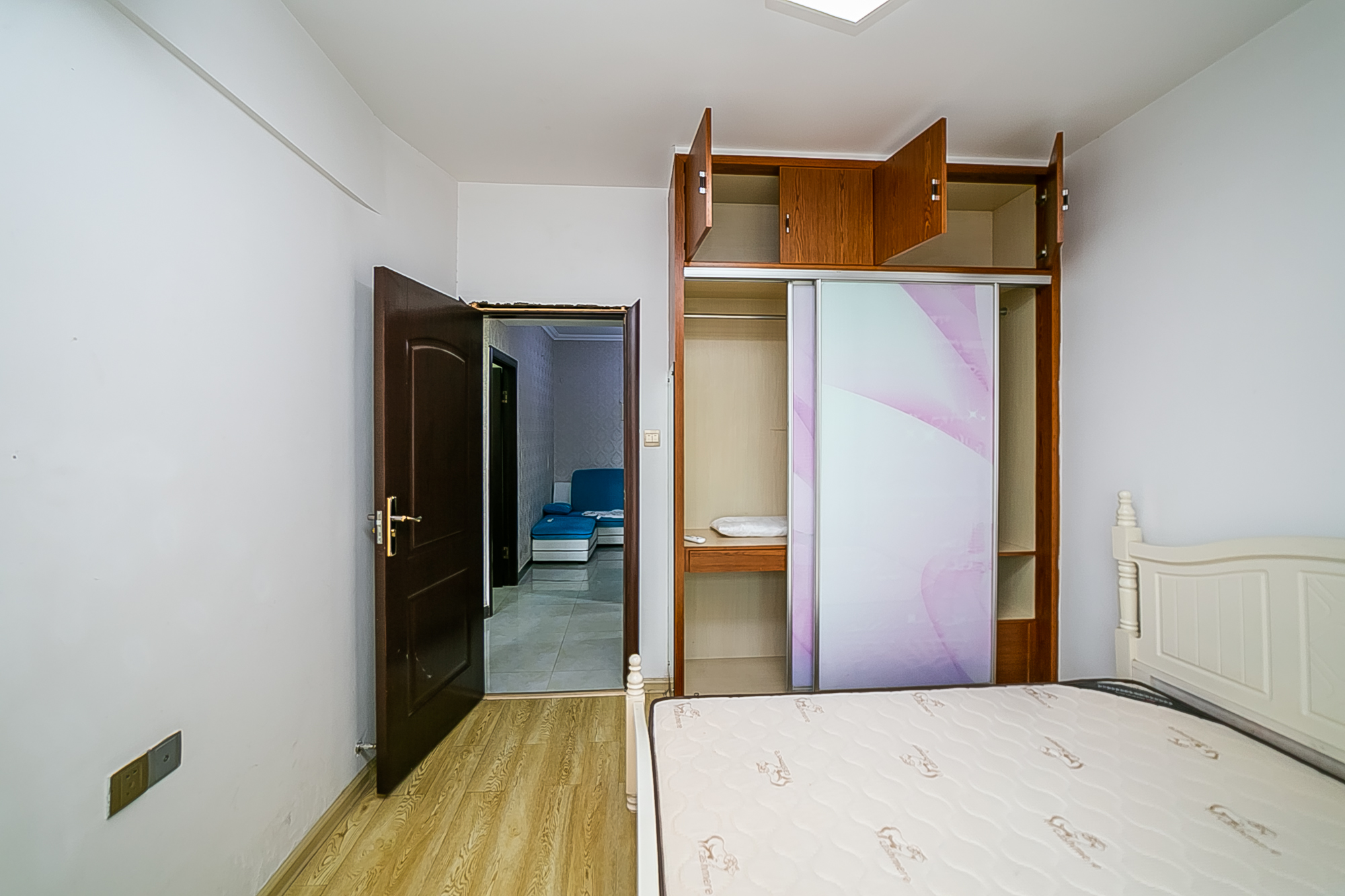 层上观邸  1室1厅1卫    45.8万 层上观邸  1室1厅1卫    45.8万卧室