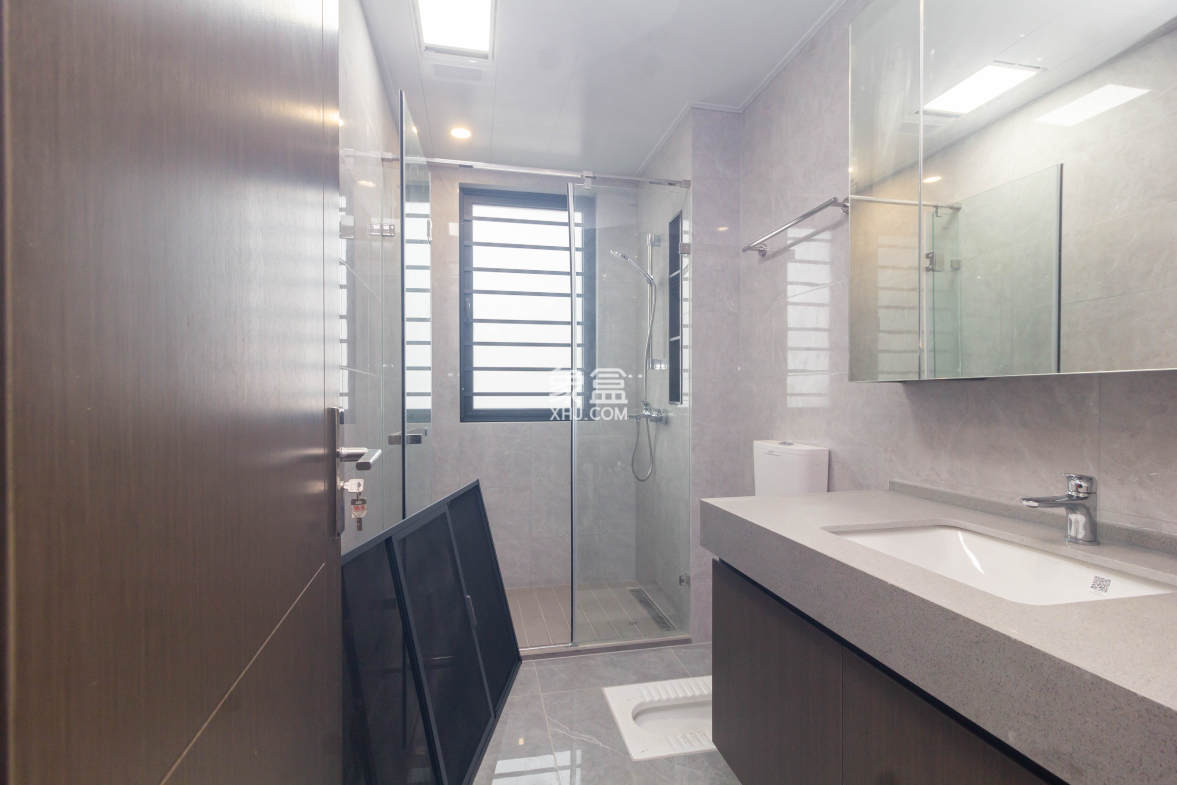 美的云樾 4室2厅2卫 220.0万 美的云樾 4室2厅2卫 220.0万卫生间