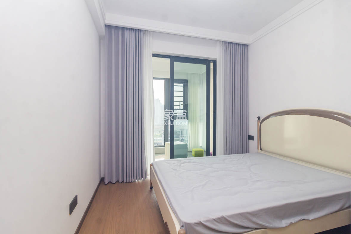 美的云樾 4室2厅2卫 220.0万 美的云樾 4室2厅2卫 220.0万卧室