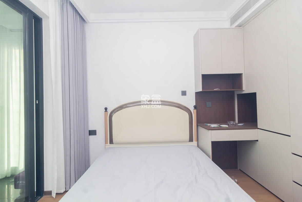 美的云樾 4室2厅2卫 220.0万 美的云樾 4室2厅2卫 220.0万卧室