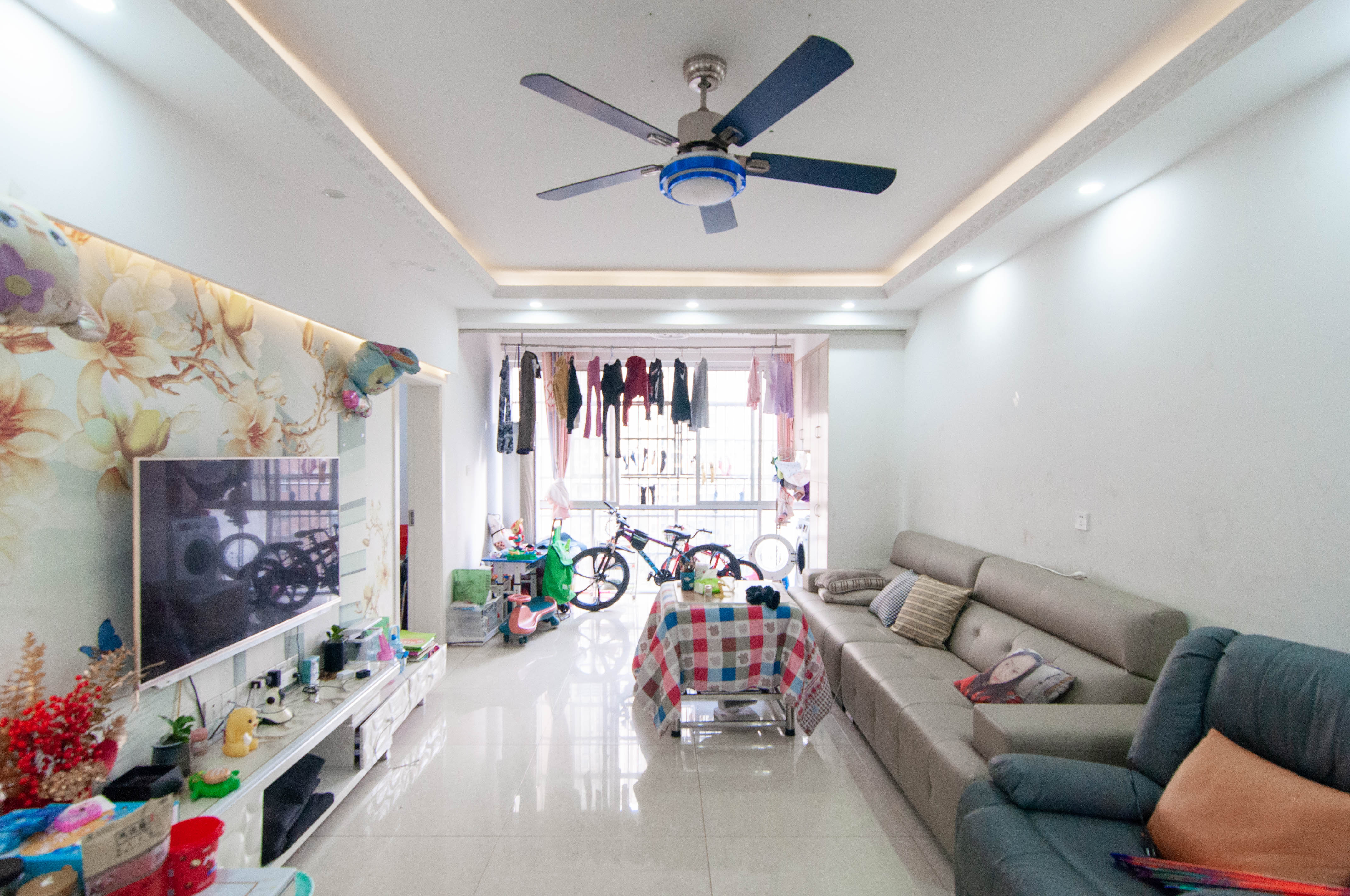 中房F联邦 3室2厅1卫 82.8万 中房F联邦 3室2厅1卫 82.8万客厅