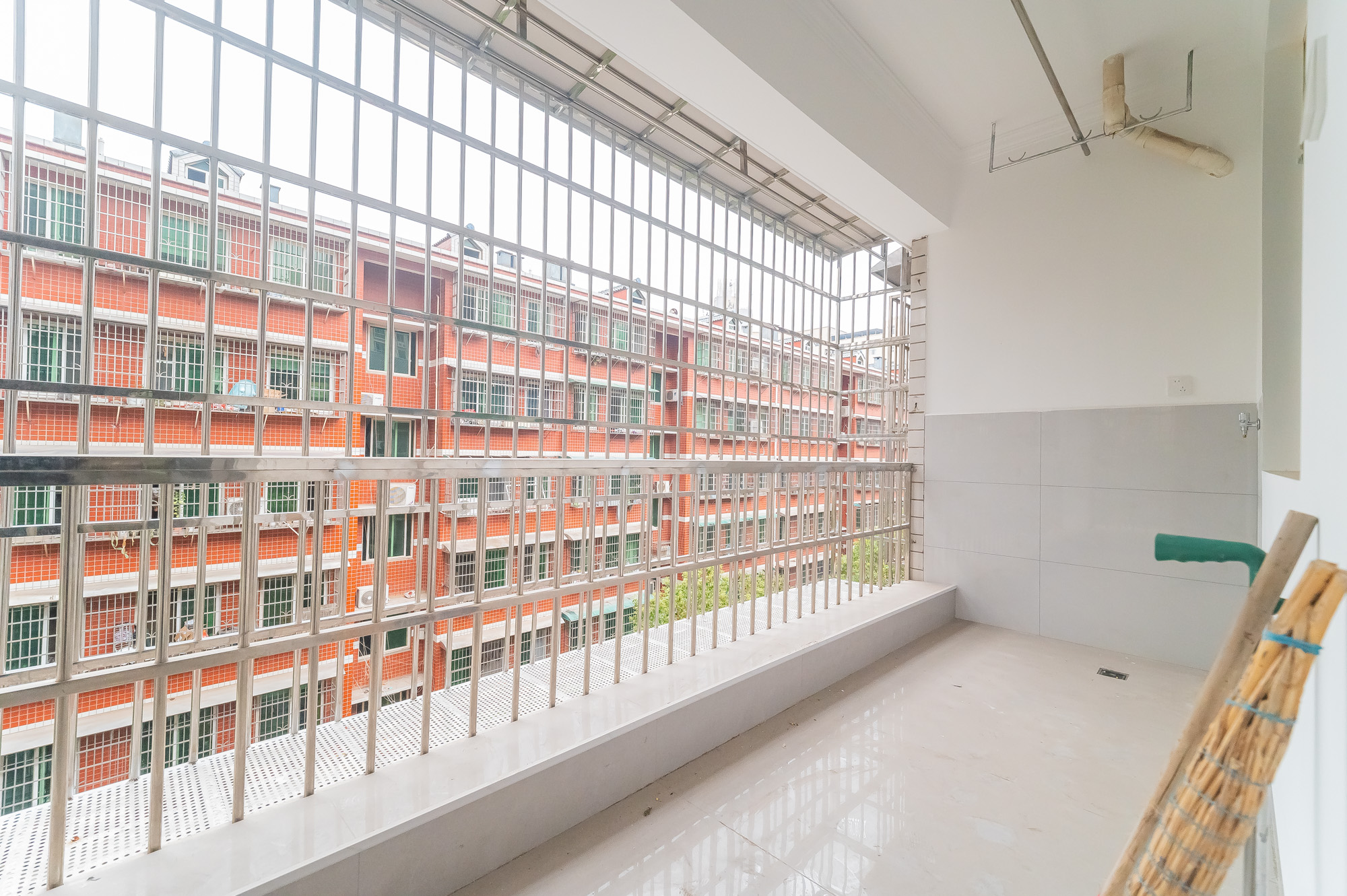 广泰家园 3室2厅2卫 57.8万 广泰家园 3室2厅2卫 57.8万阳台