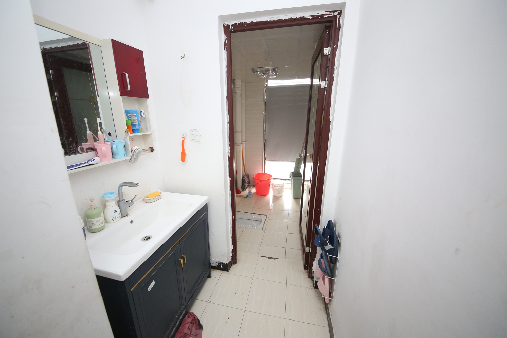 铂宫  3室2厅2卫    158.0万卫生间