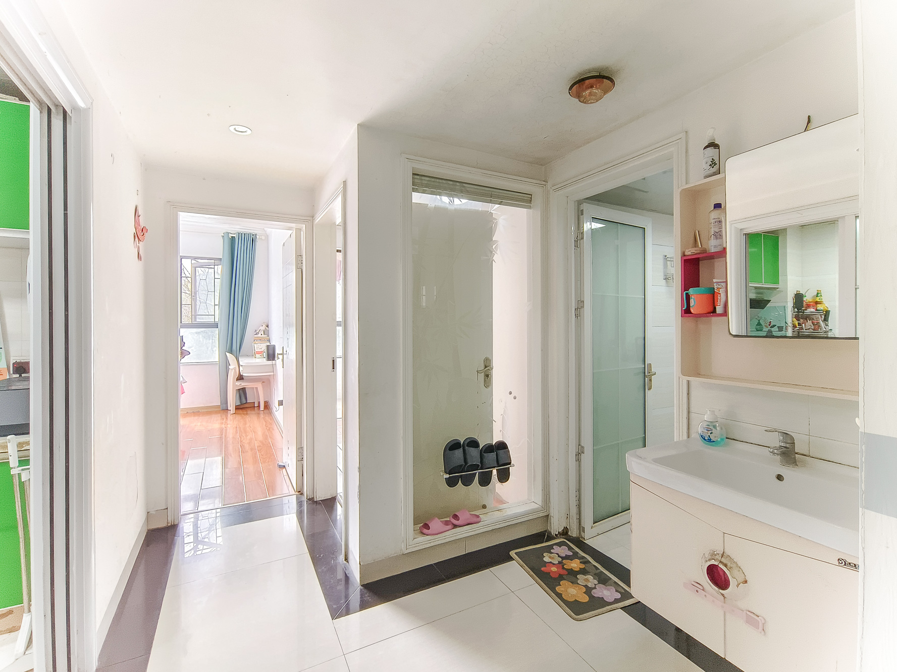 三一街区 3室2厅1卫 52.0万 三一街区 3室2厅1卫 52.0万卫生间