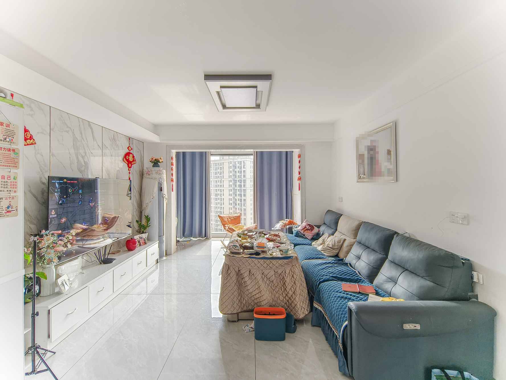 保利香槟国际 5室2厅2卫 124.8万 保利香槟国际 5室2厅2卫 124.8万客厅