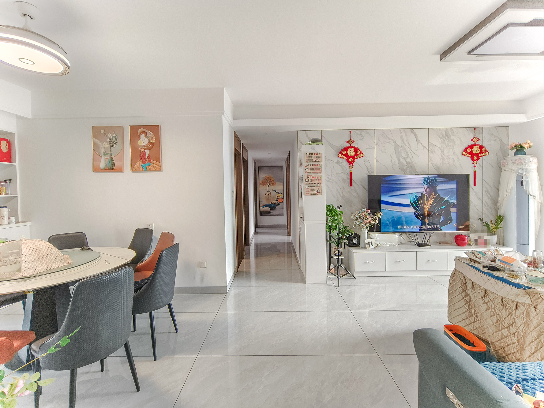 保利香槟国际 5室2厅2卫 124.8万 保利香槟国际 5室2厅2卫 124.8万客厅