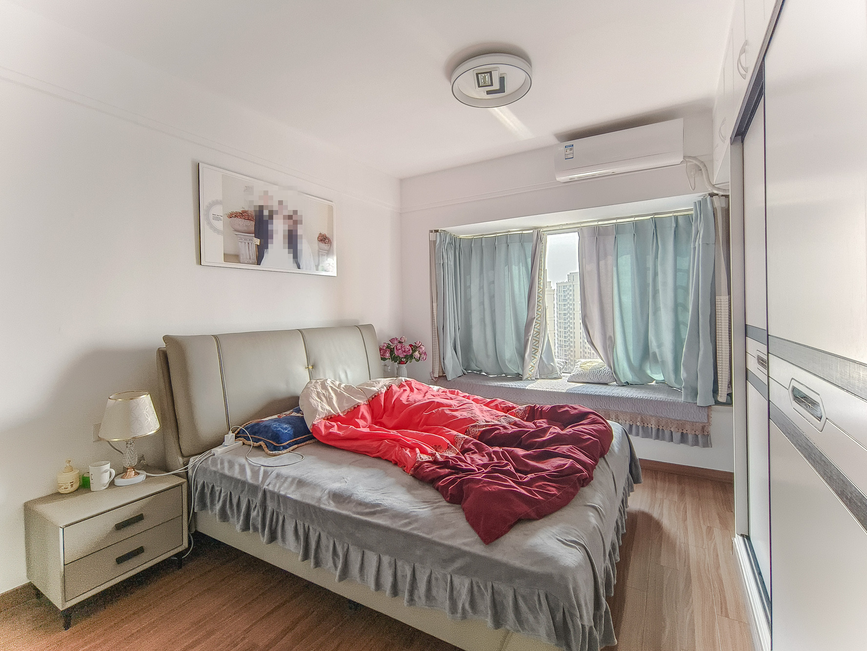 保利香槟国际 5室2厅2卫 124.8万 保利香槟国际 5室2厅2卫 124.8万卧室