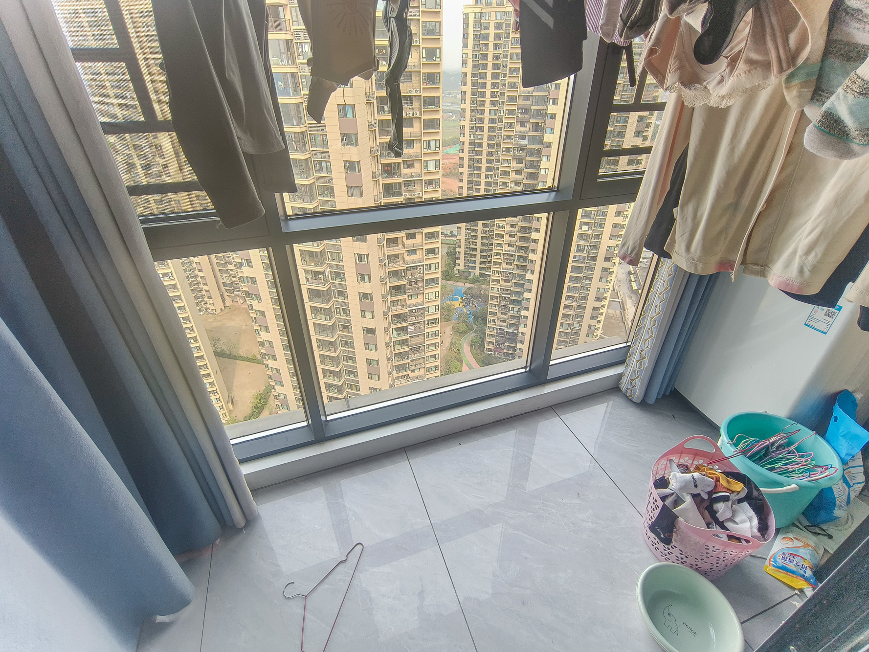 保利香槟国际 5室2厅2卫 124.8万 保利香槟国际 5室2厅2卫 124.8万阳台