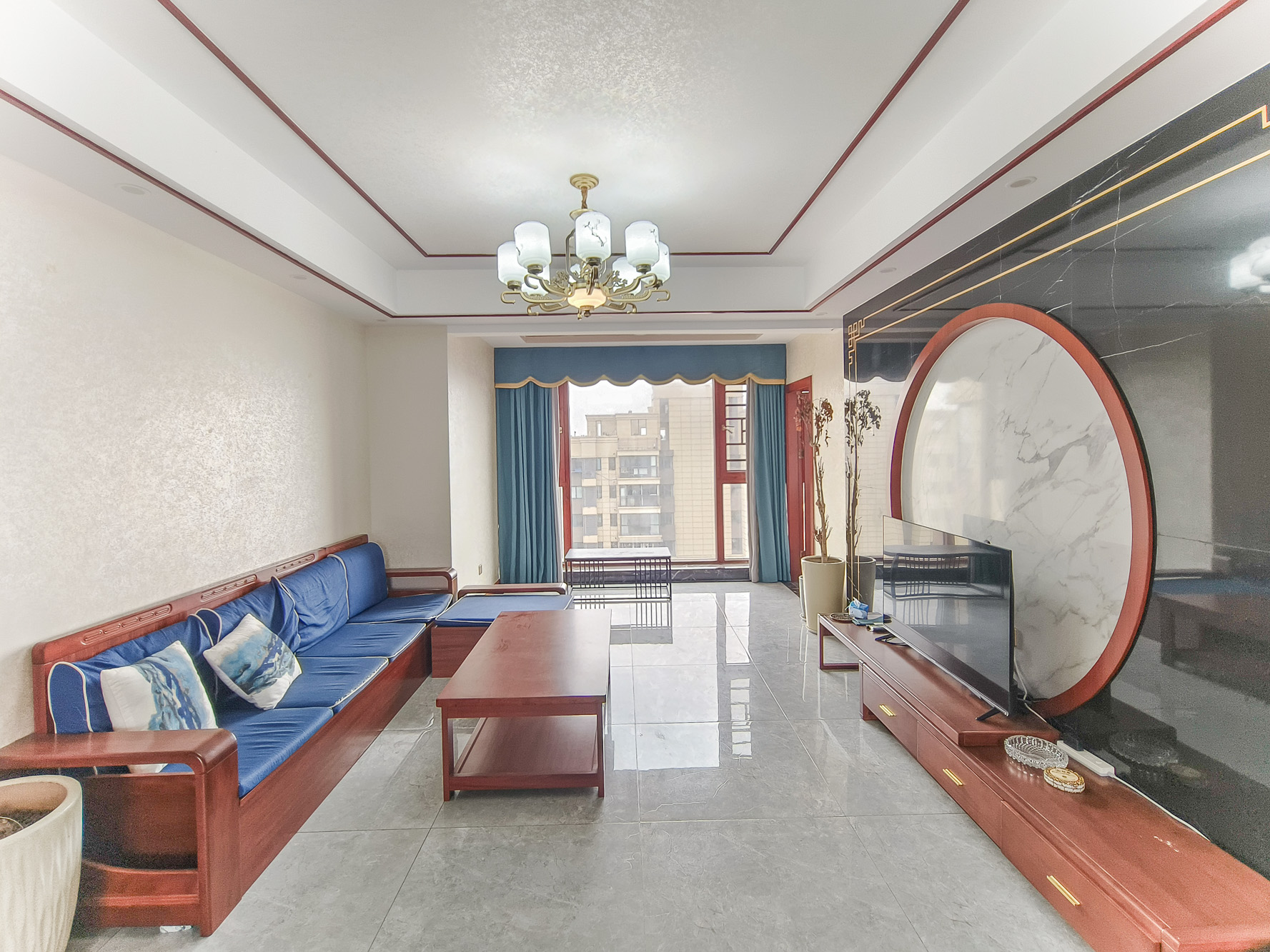 保利香槟国际 4室2厅2卫 92.0万 保利香槟国际 4室2厅2卫 92.0万客厅