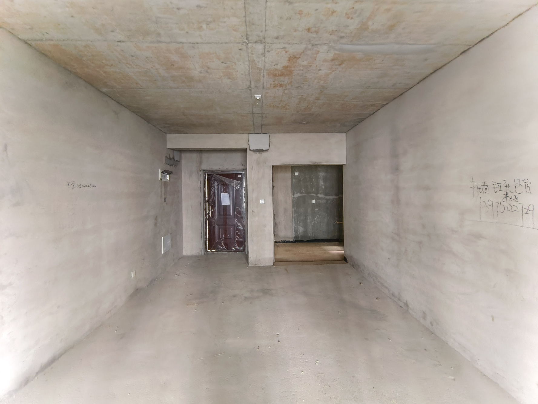 新长海玖龙台  4室2厅2卫    85.8万 新长海玖龙台  4室2厅2卫    85.8万客厅