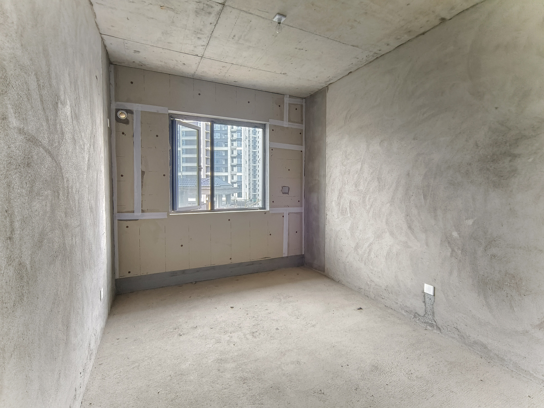 新长海玖龙台  4室2厅2卫    85.8万 新长海玖龙台  4室2厅2卫    85.8万卧室