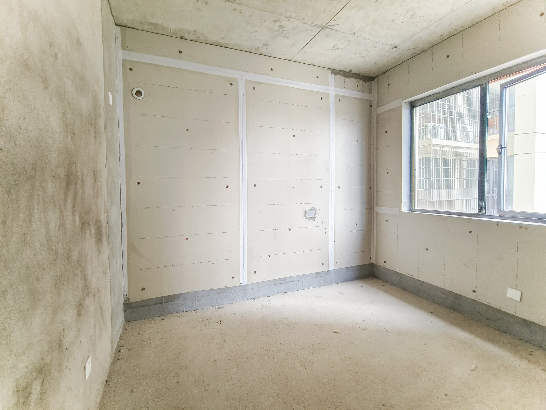 新长海玖龙台  4室2厅2卫    85.8万 新长海玖龙台  4室2厅2卫    85.8万卧室