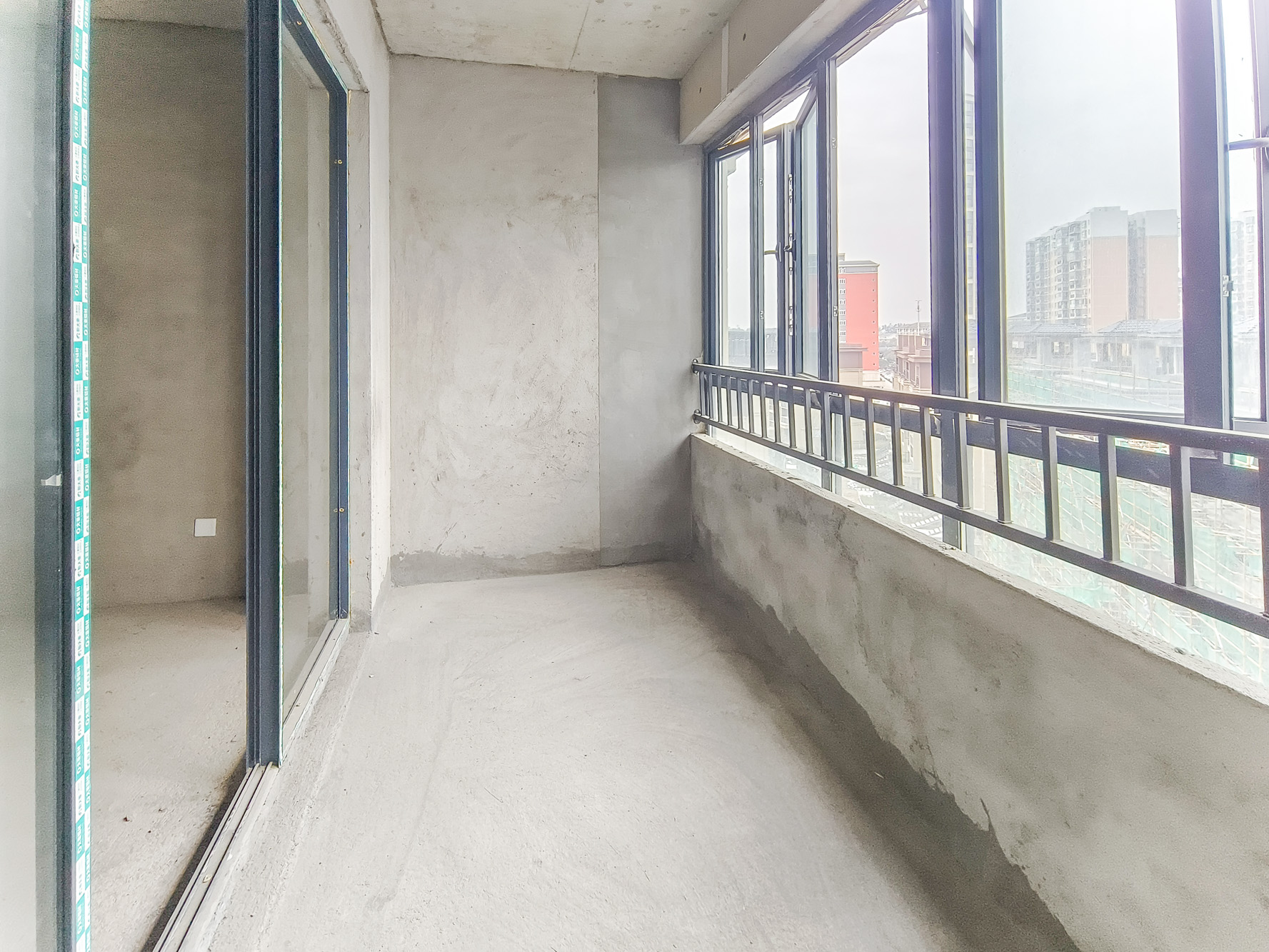 新长海玖龙台  4室2厅2卫    85.8万 新长海玖龙台  4室2厅2卫    85.8万阳台