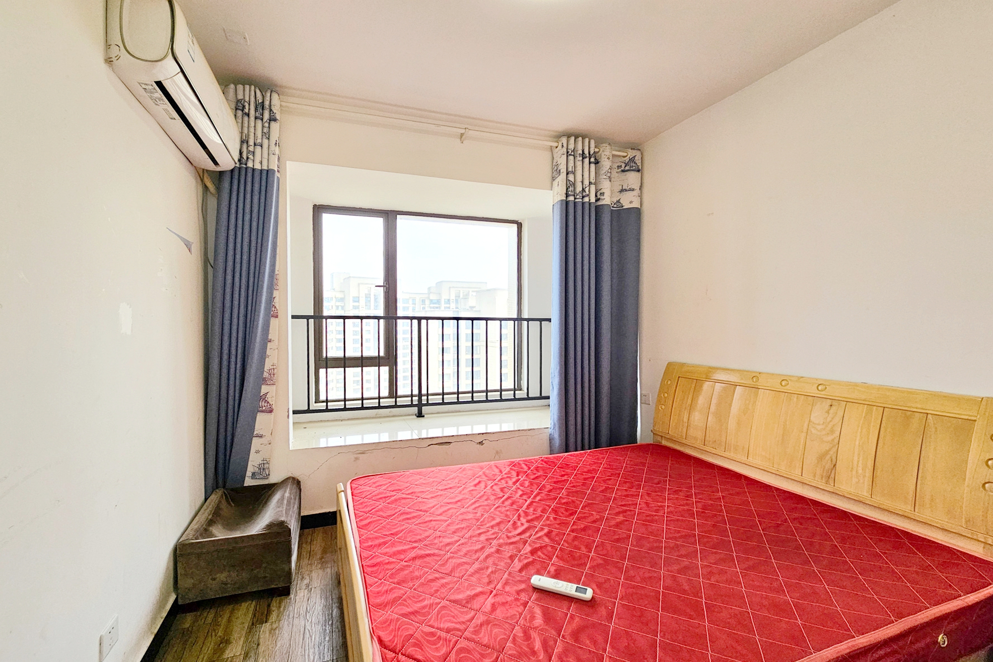 阳光城尚东湾青云苑  4室2厅2卫    81.0万卧室