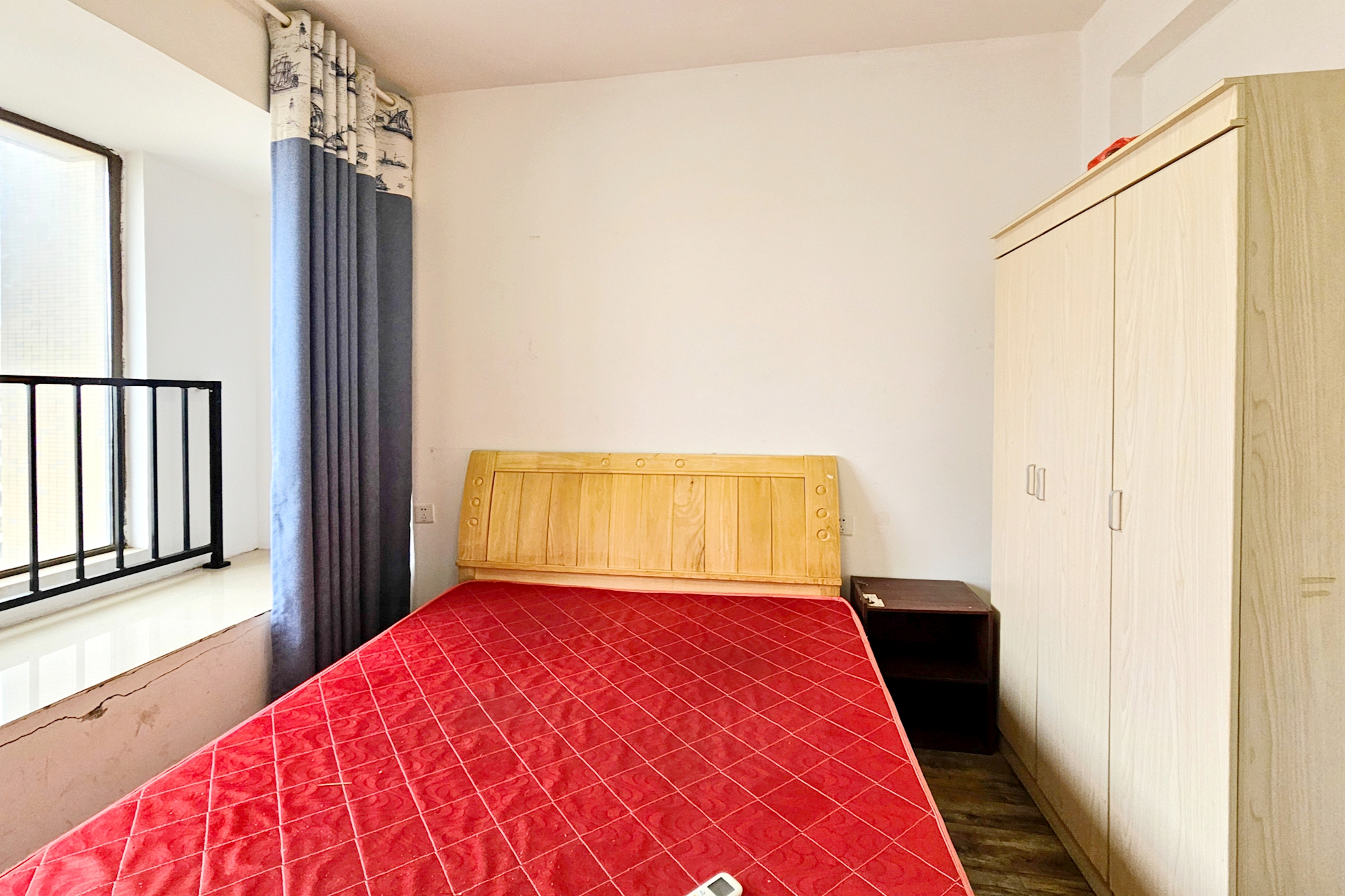 阳光城尚东湾青云苑  4室2厅2卫    81.0万卧室